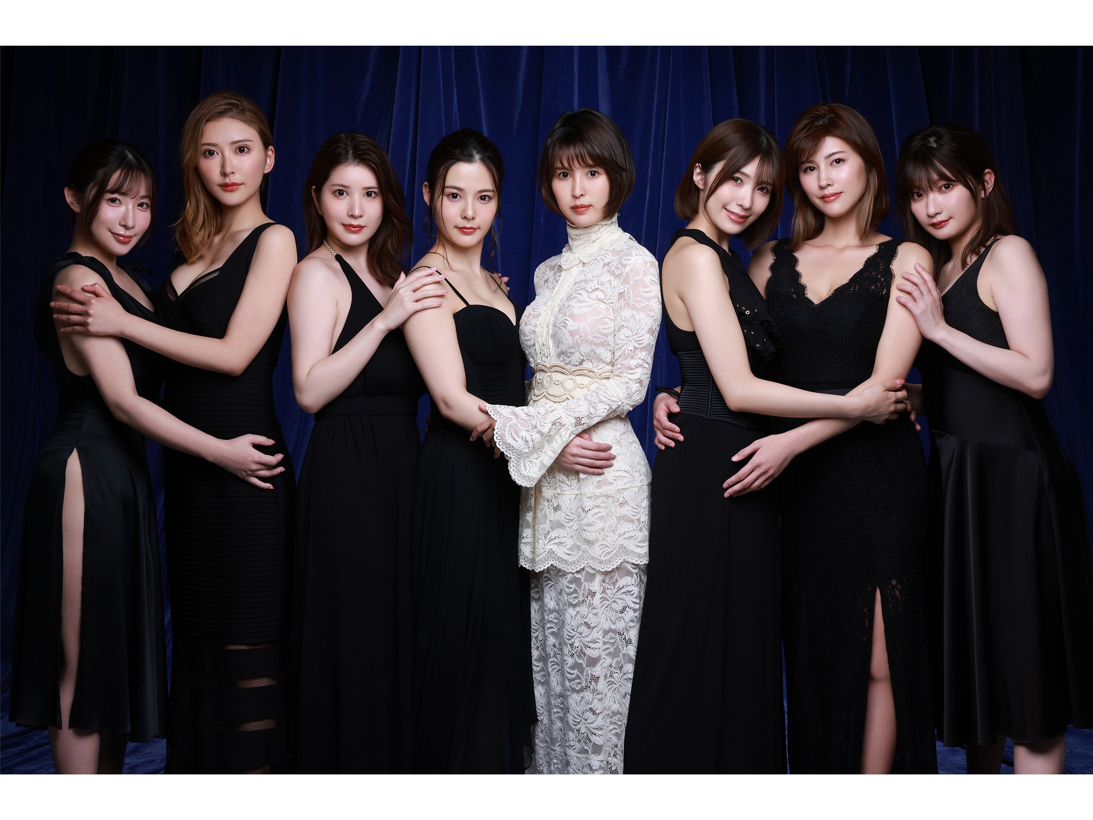 8woman ラストダンス 裸女神∞景 写真集 108P