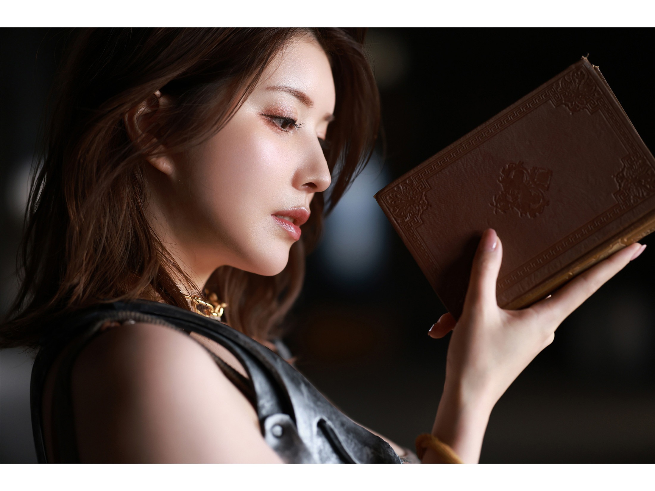 8우먼 라스트 댄스 나코 여신 ∞ 경 사진집 108P