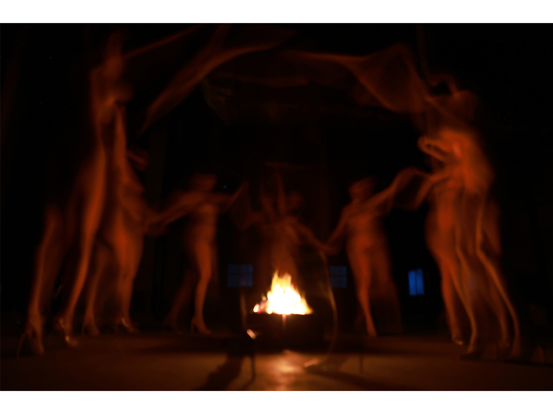 8woman ラストダンス 裸女神∞景 写真集 108P