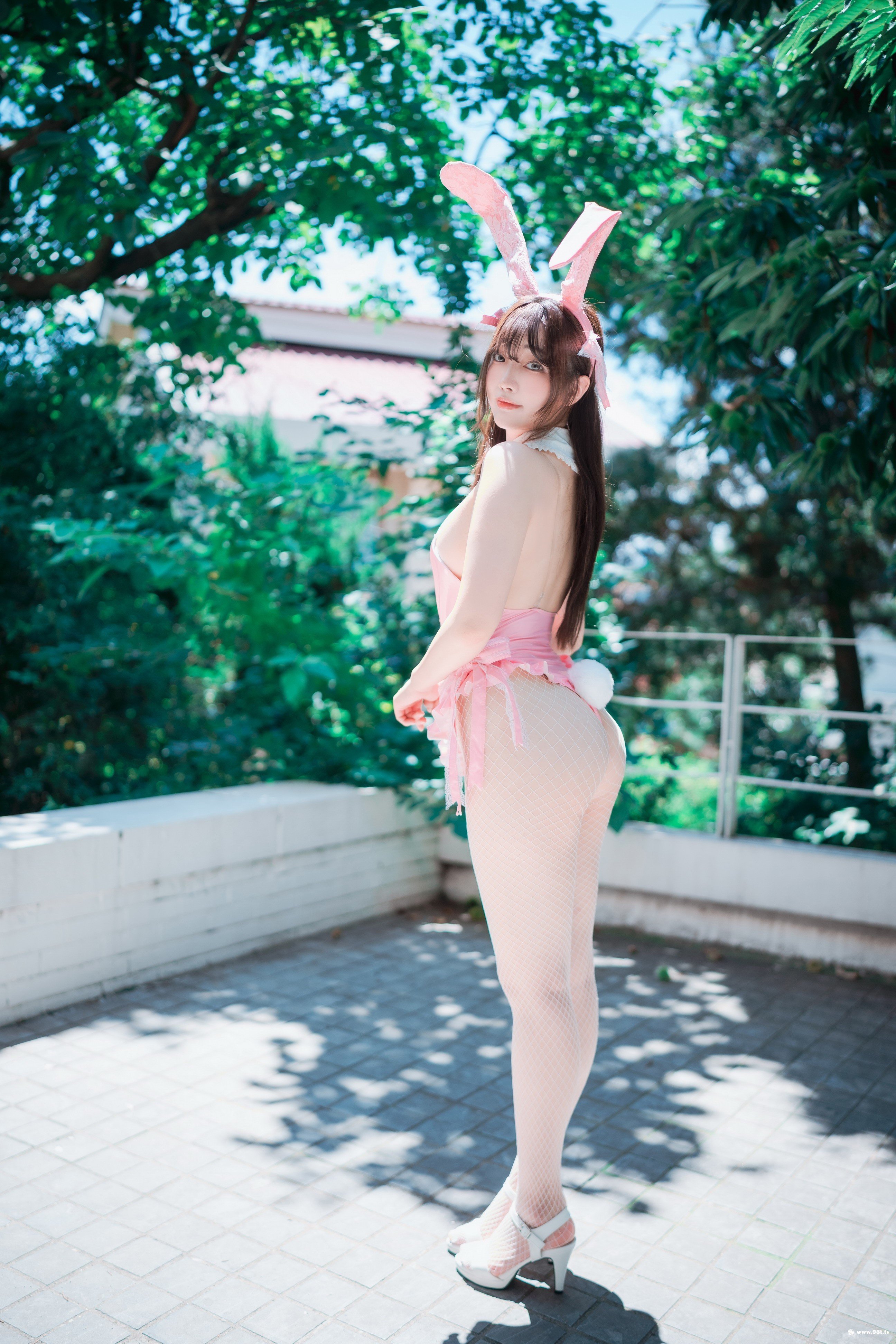NewBom NO.004 [DJAWA] The Year of the Pink Bunny (+S.Ver) [72P]