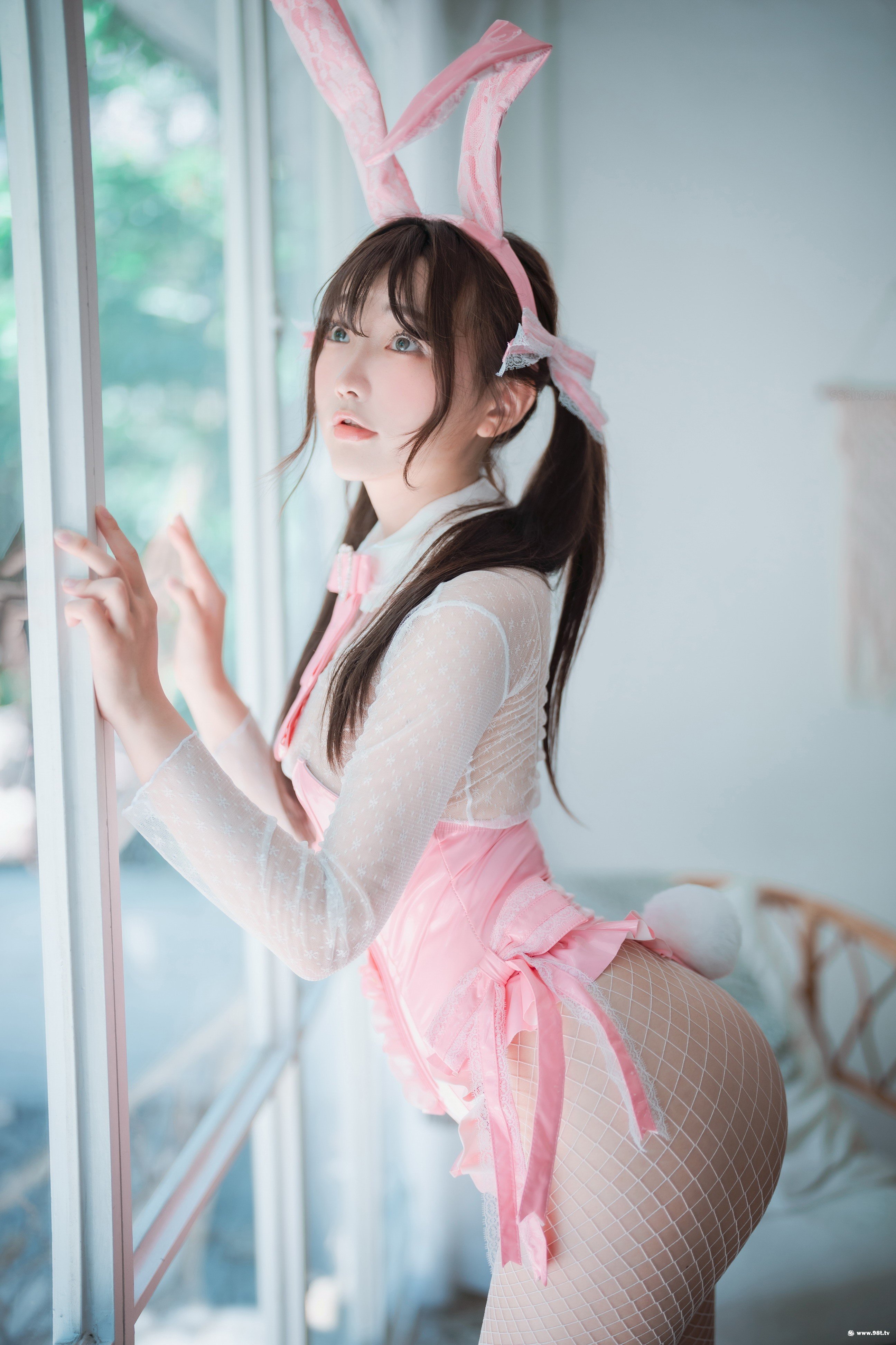 NewBom NO.004 [DJAWA] The Year of the Pink Bunny (+S.Ver) [72P]