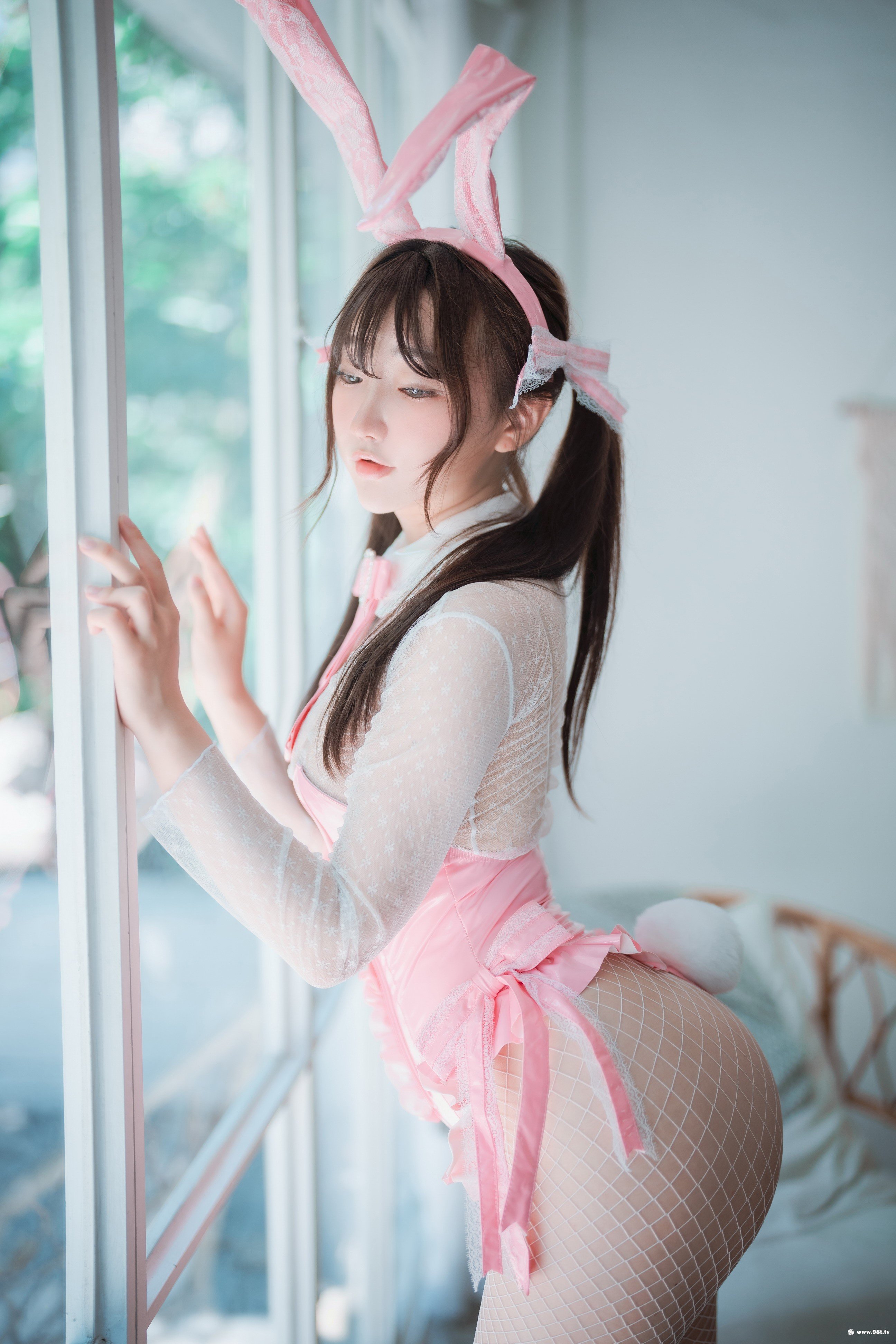 NewBom NO.004 [DJAWA] The Year of the Pink Bunny (+S.Ver) [72P]