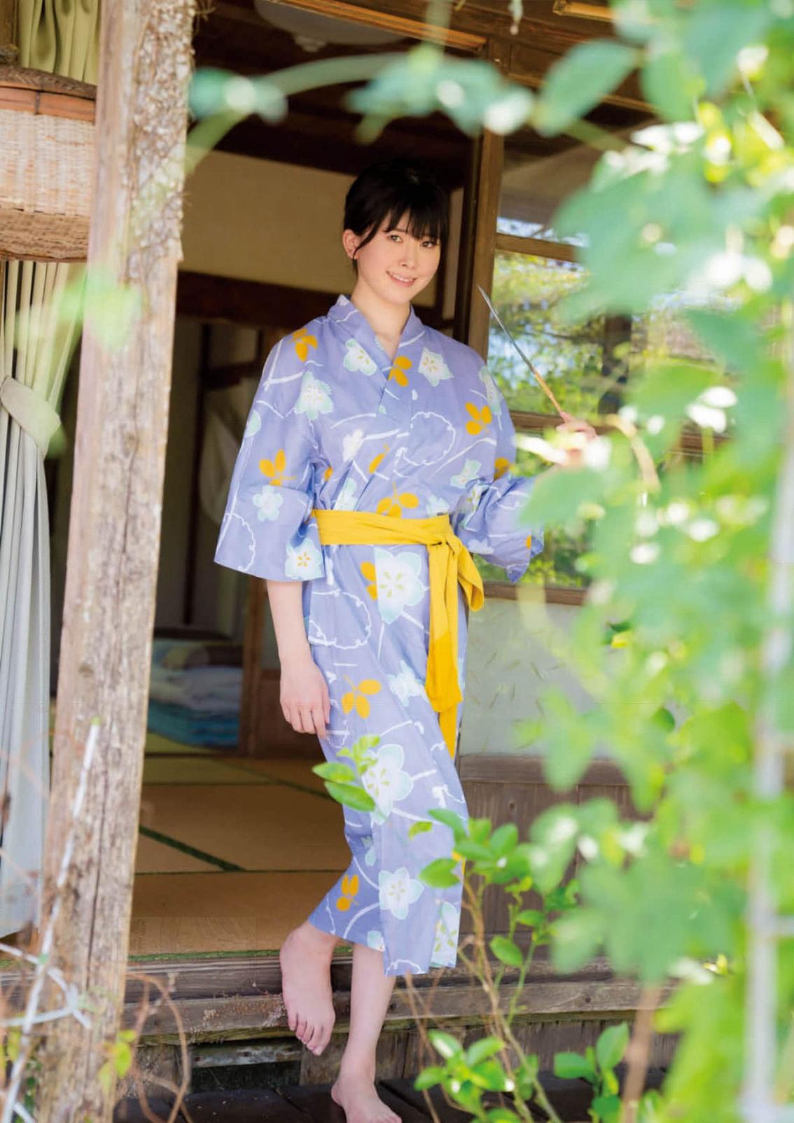 明日見未来1st写真集『あすみみ図鑑』118P