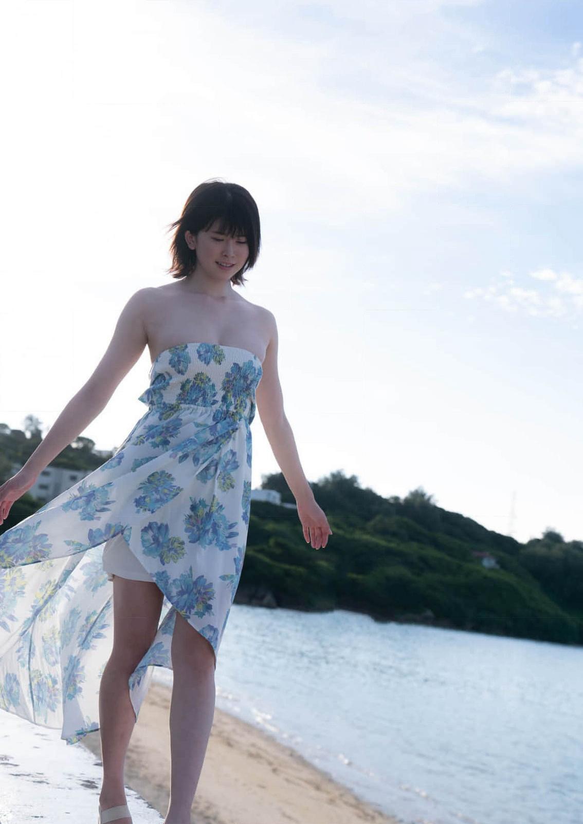 明日見未来1st写真集『あすみみ図鑑』118P
