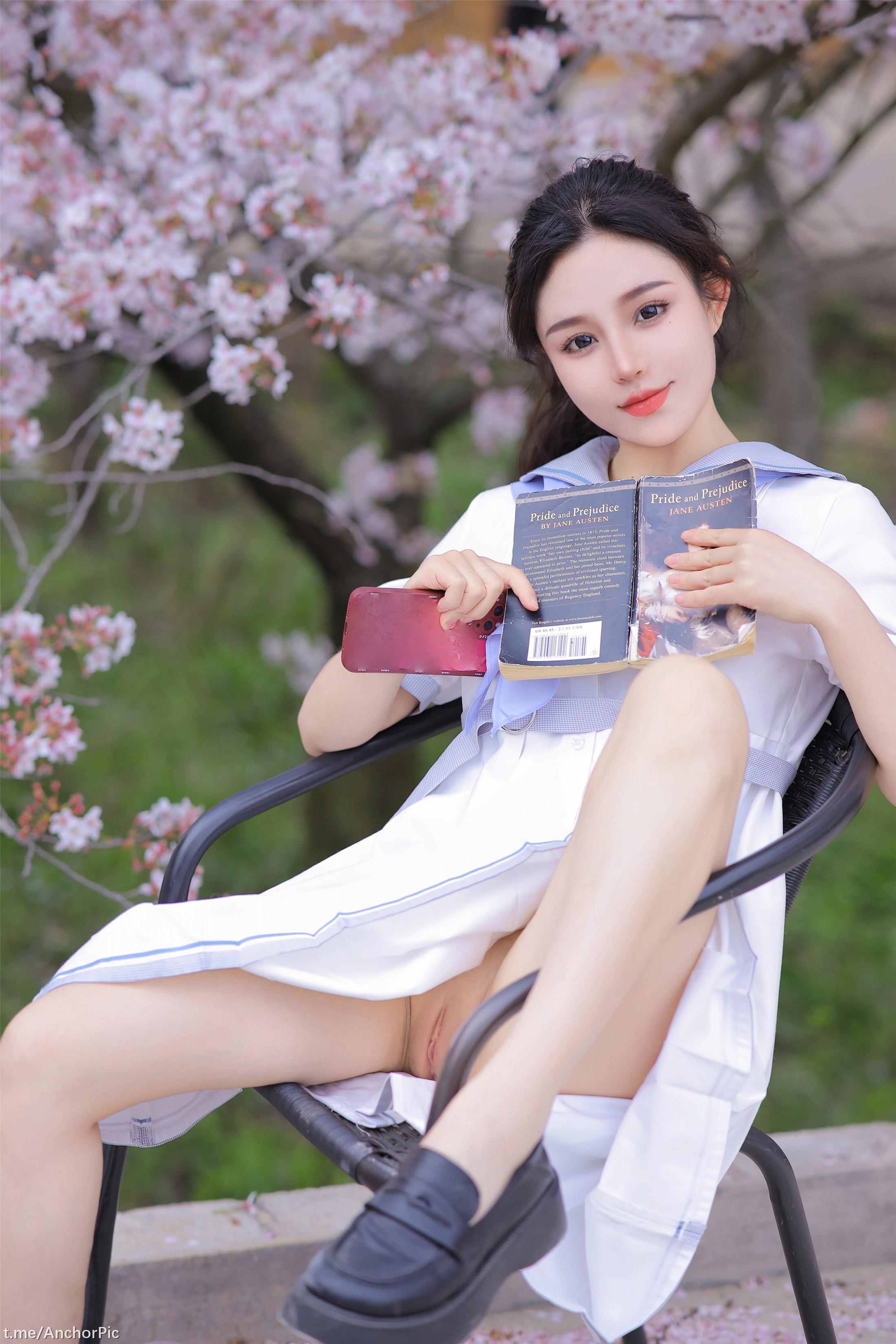 Tao Nuan Jiang - On the Way to School 60P