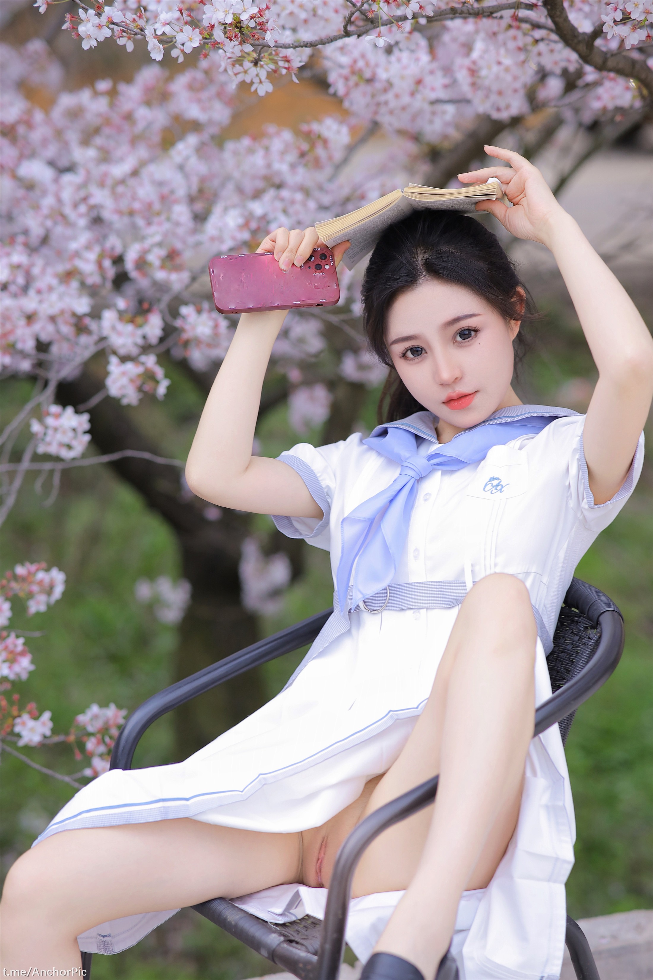 Tao Nuan Jiang - On the Way to School 60P