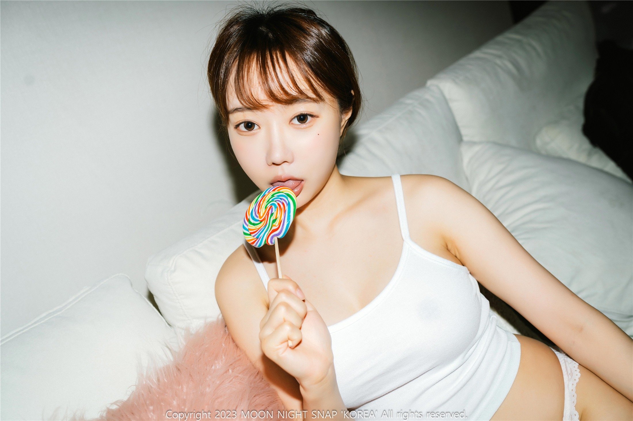 문 나이트 스냅] 쥬시 - 내 동생 없이 혼자 83P