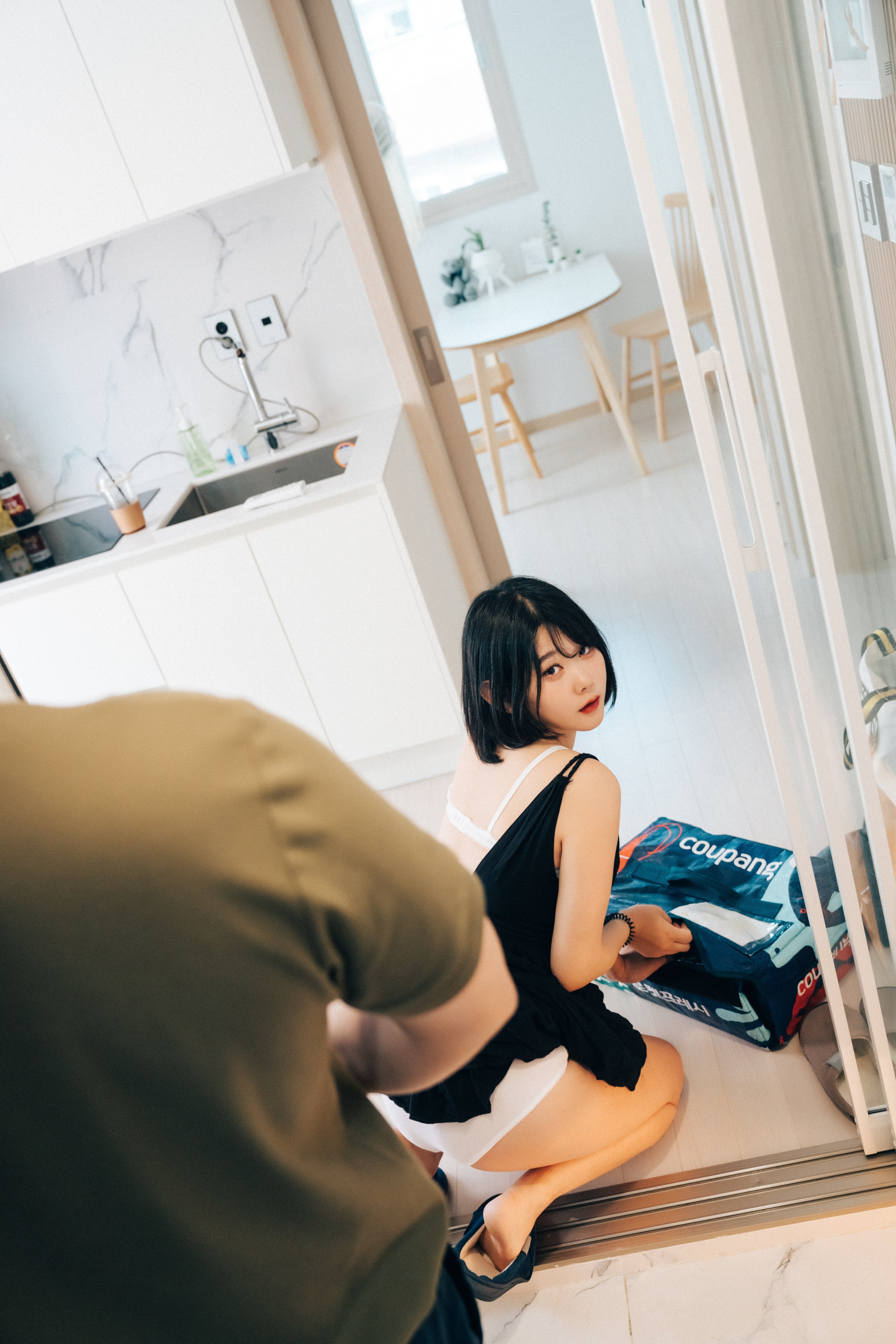 Loozy] Zia (Ji-a) - Với Người Giao Hàng
