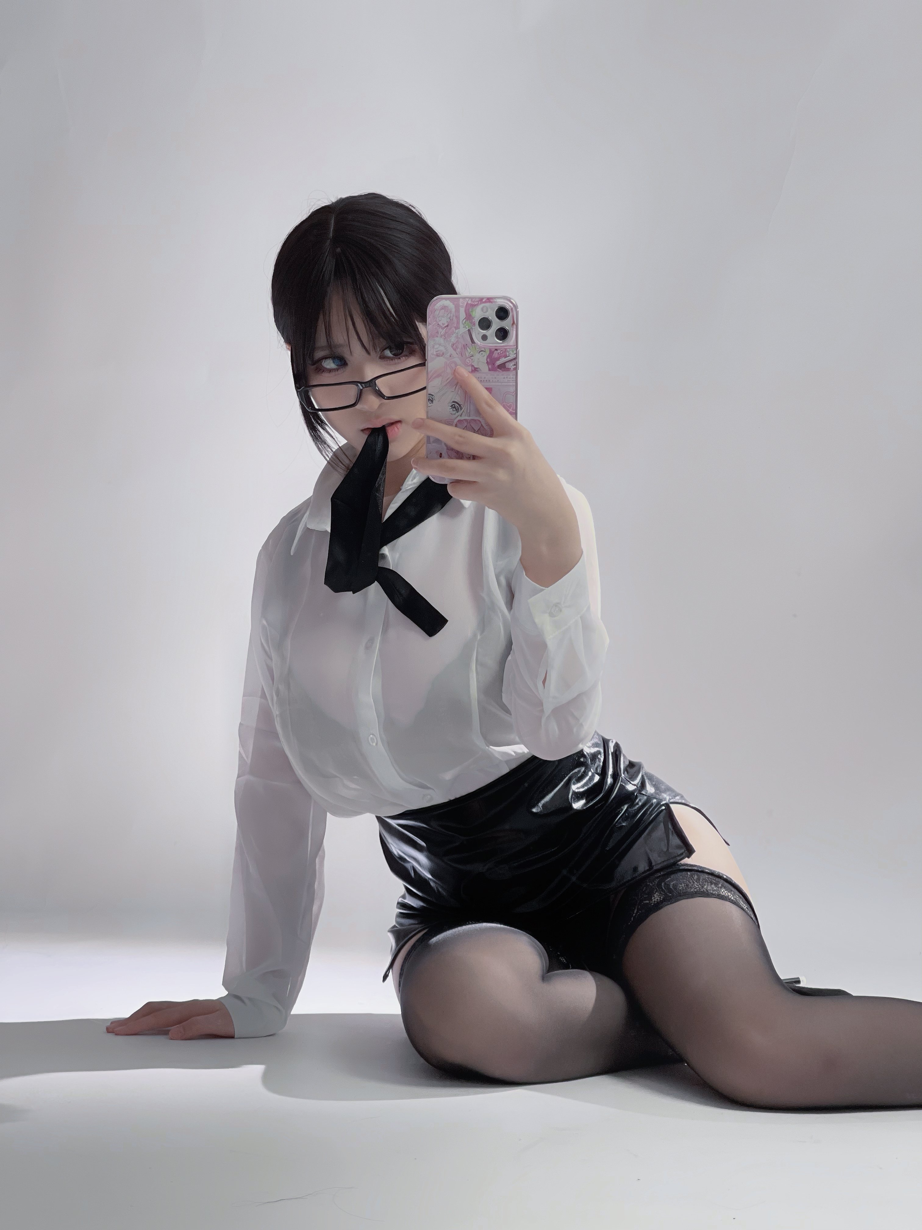 幼爱youmeko - 黑丝眼镜OL