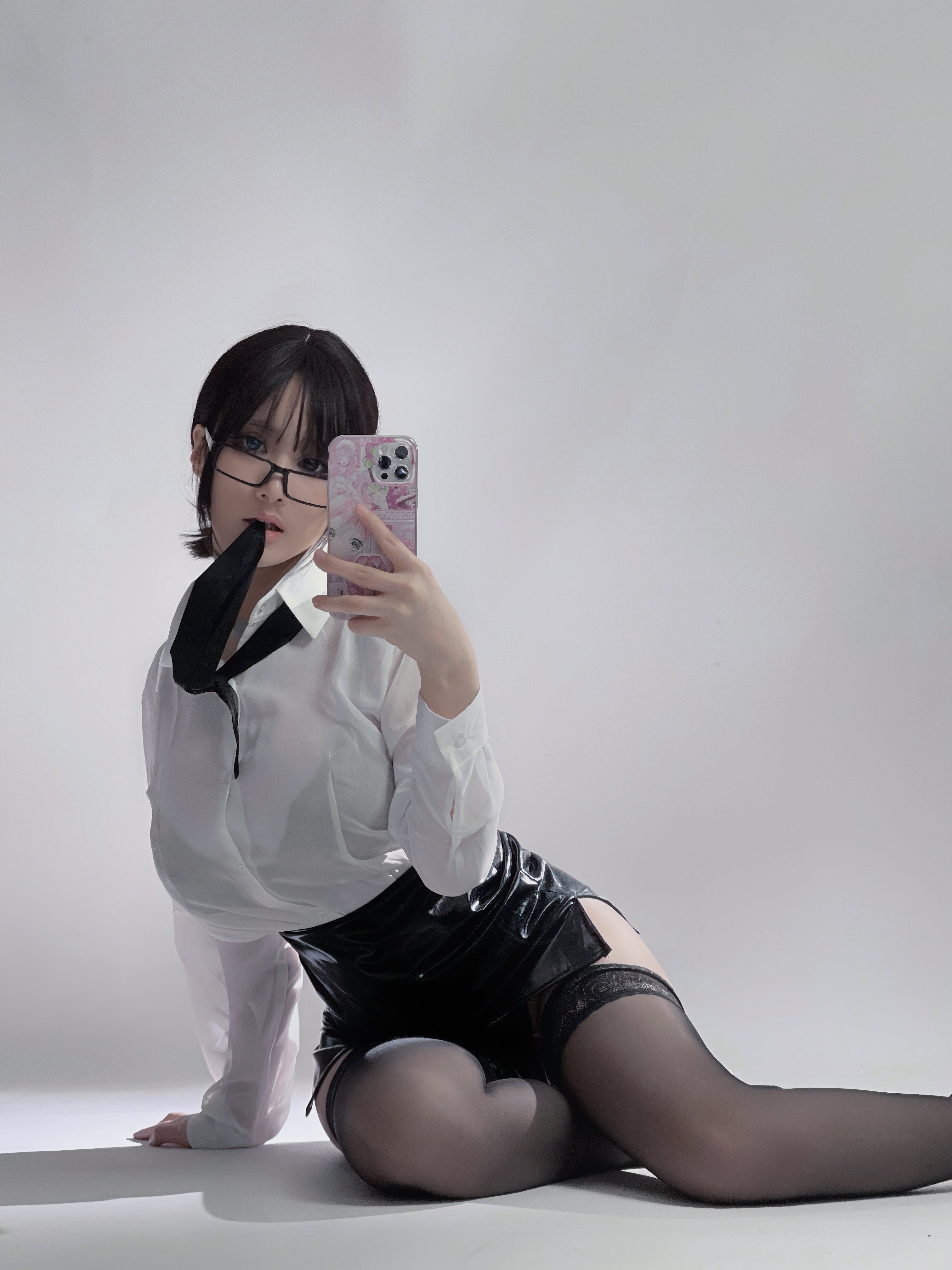 幼爱youmeko - 黑丝眼镜OL