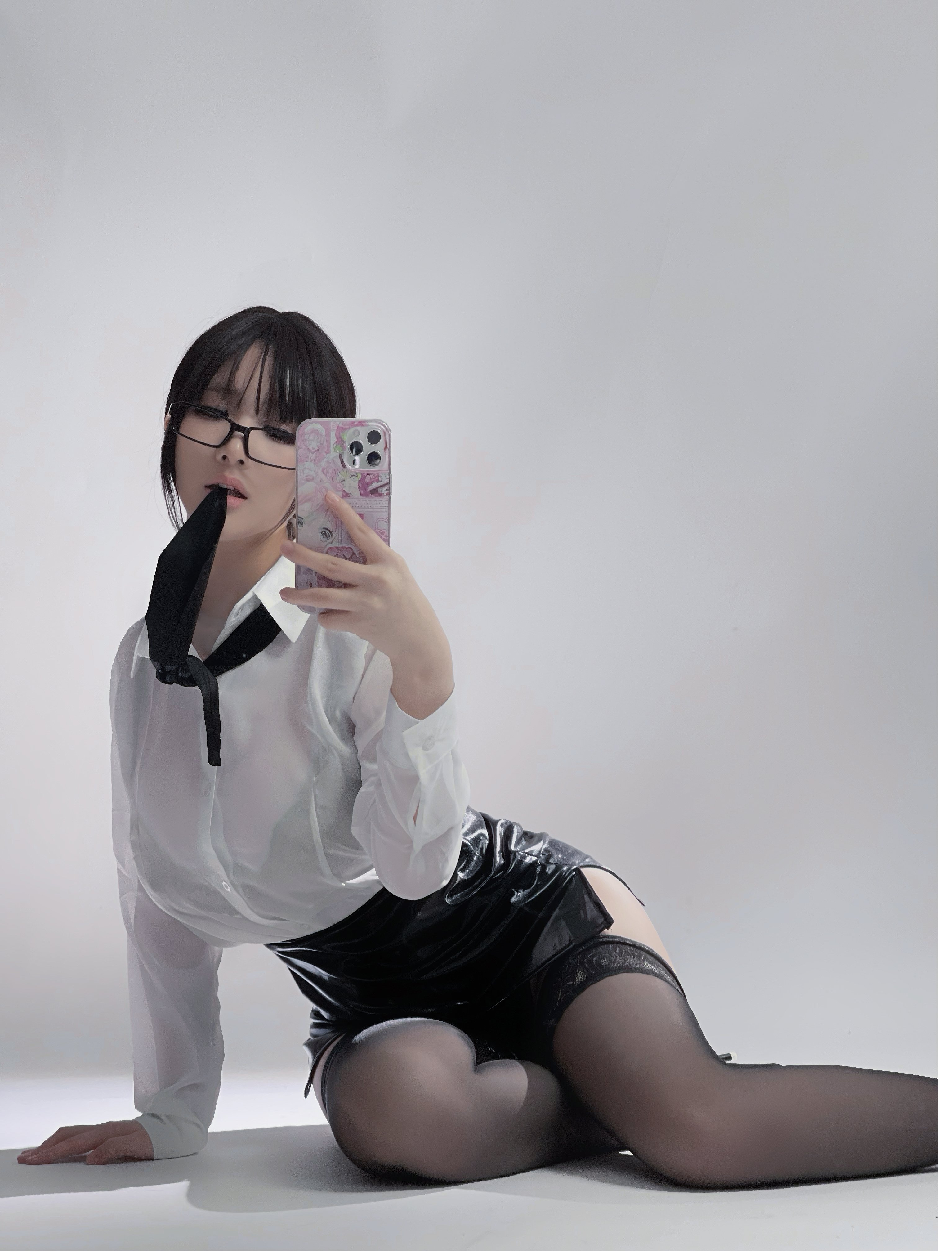 幼爱youmeko - 黑丝眼镜OL