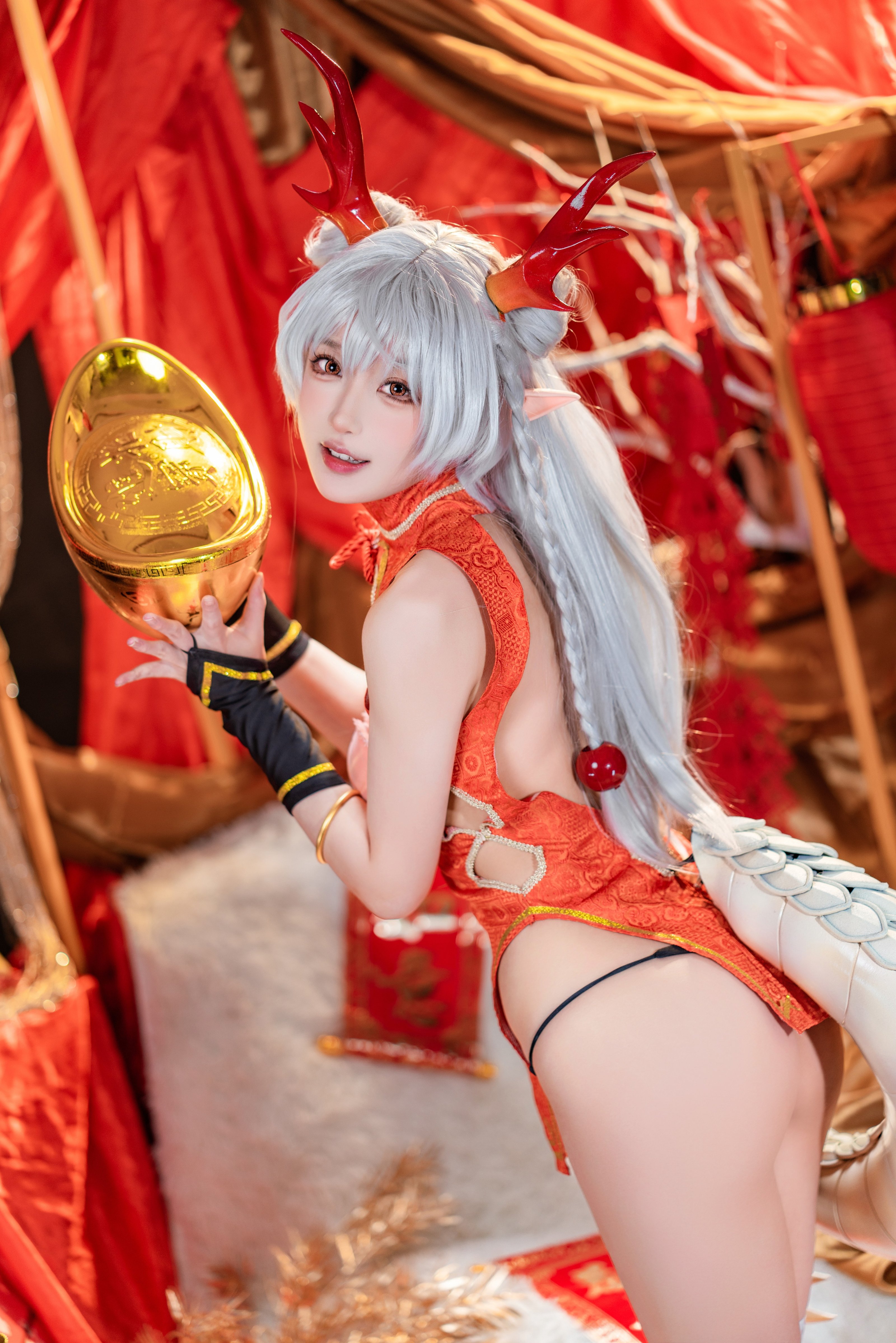 A Bao is also a Bunny Girl] New Year Greeting Picture: Long Mei