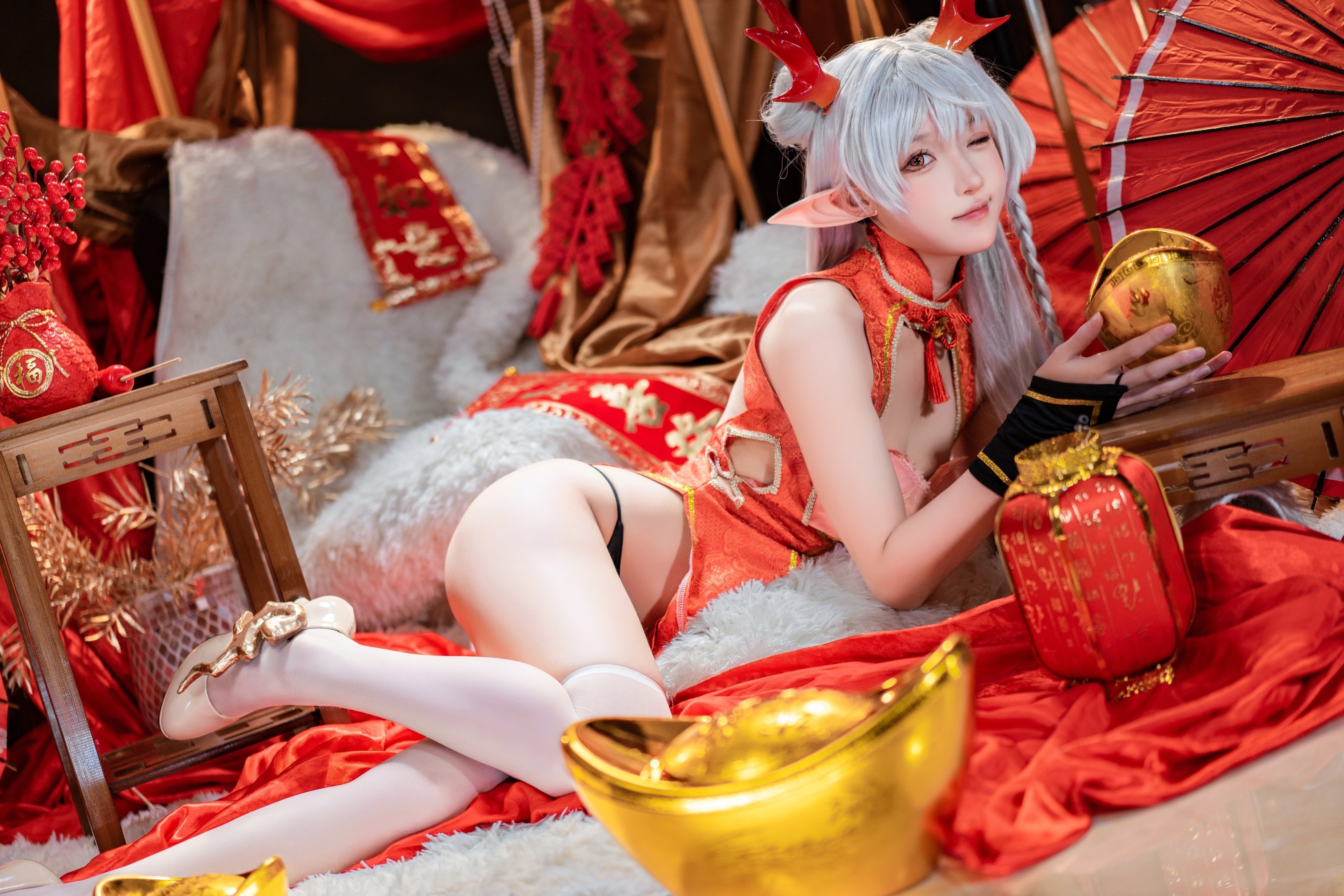 A Bao is also a Bunny Girl] New Year Greeting Picture: Long Mei