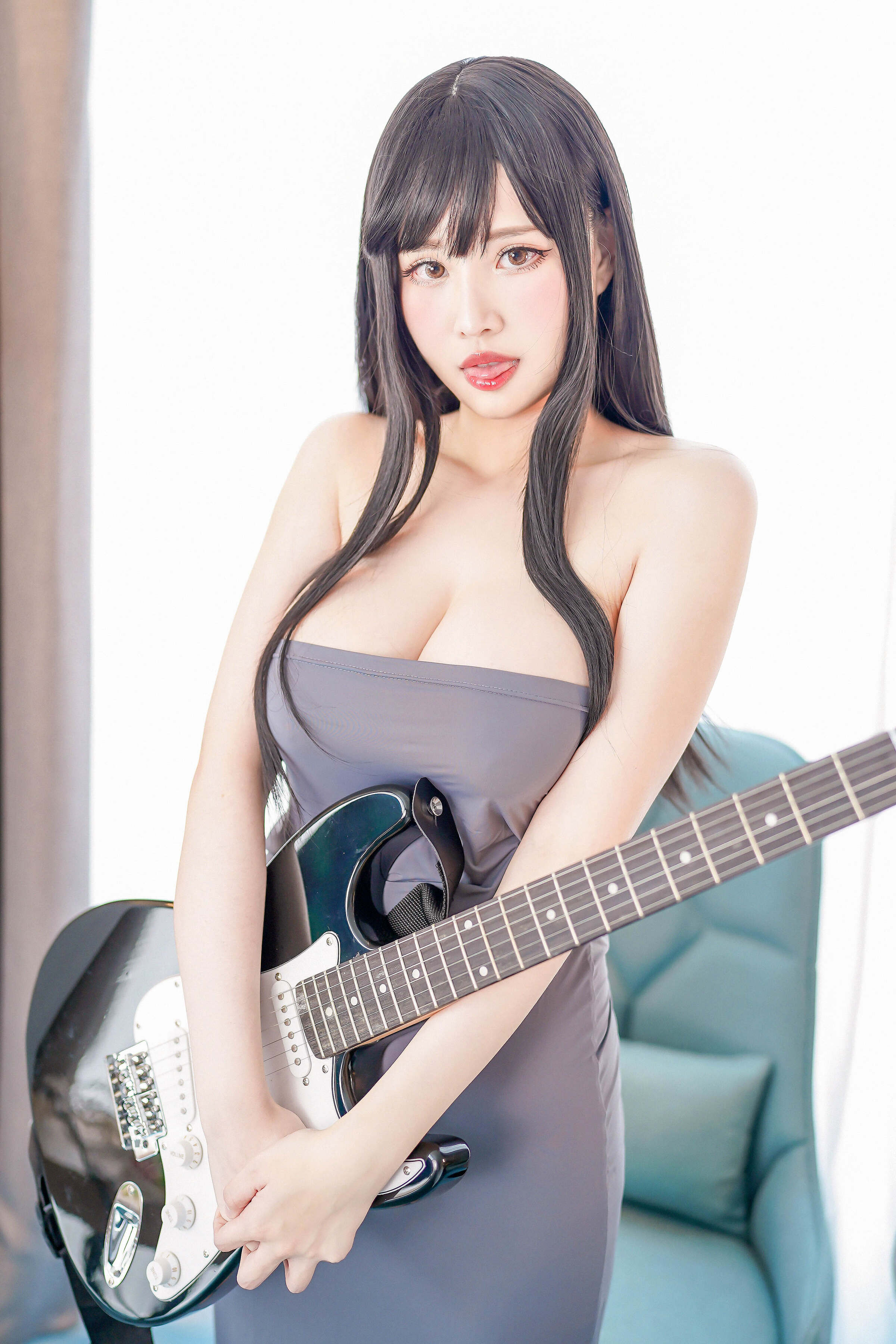 Kaya Huang - Guitar MeiMei
