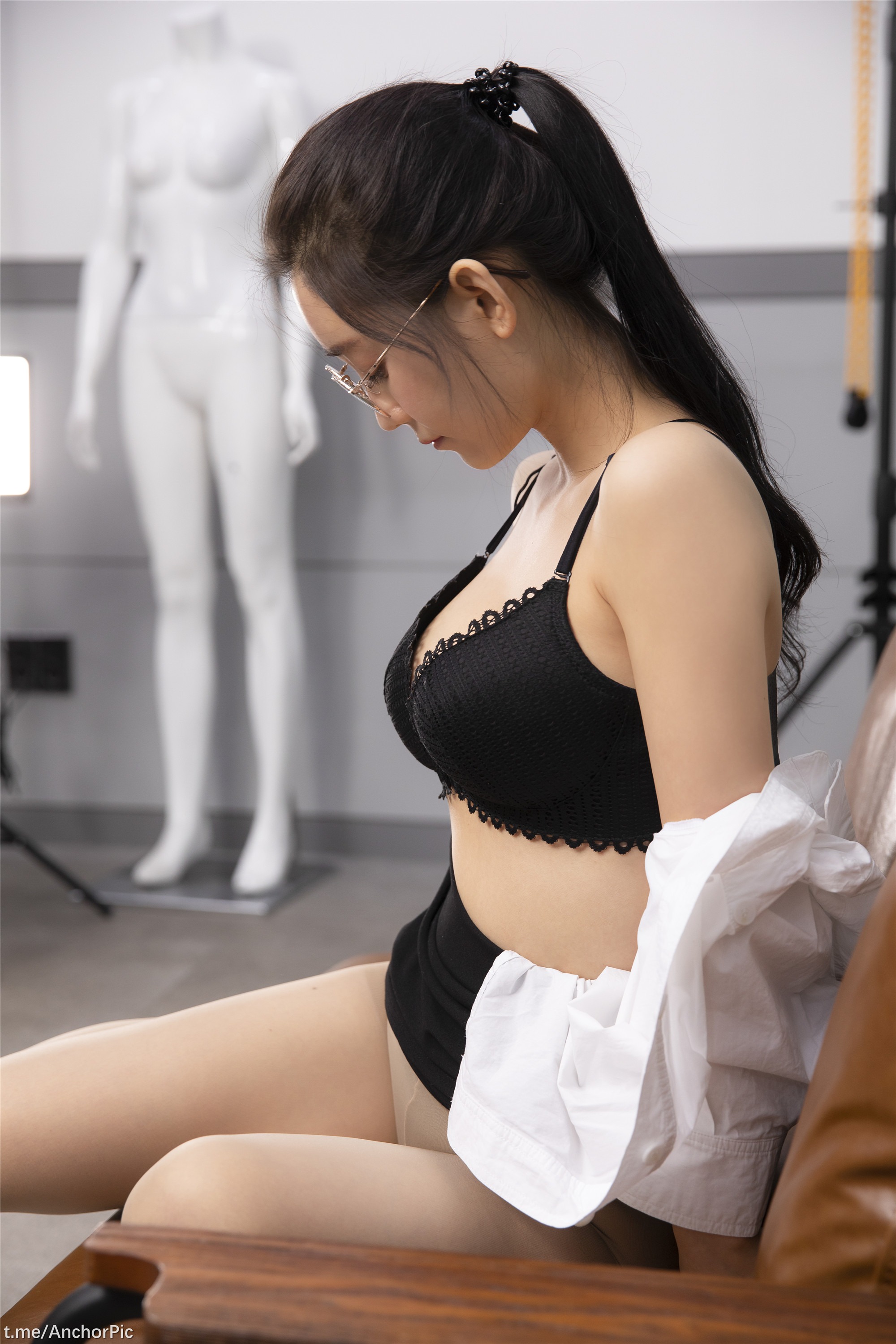 BUNNY] 李夏金 – 辦公室裡的一位女士 S.1 102P