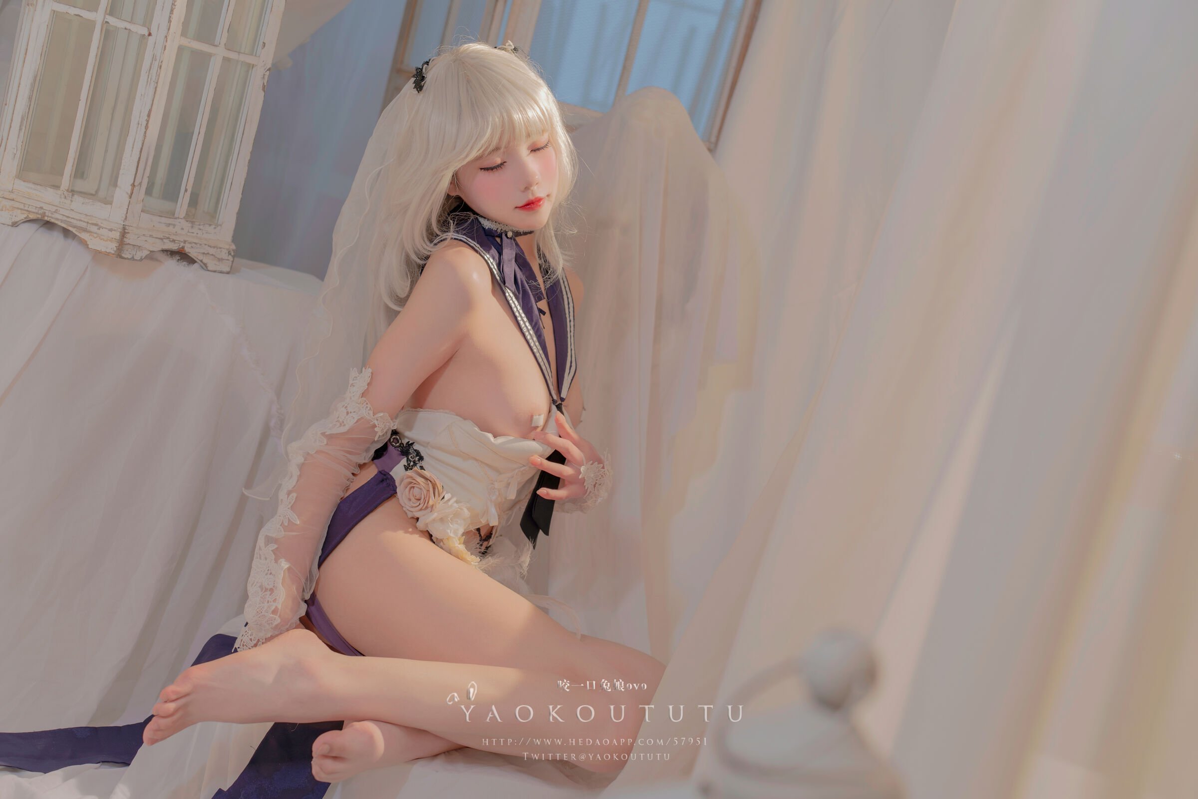 咬一口兔娘ovo 梳妝的大小姐-可畏