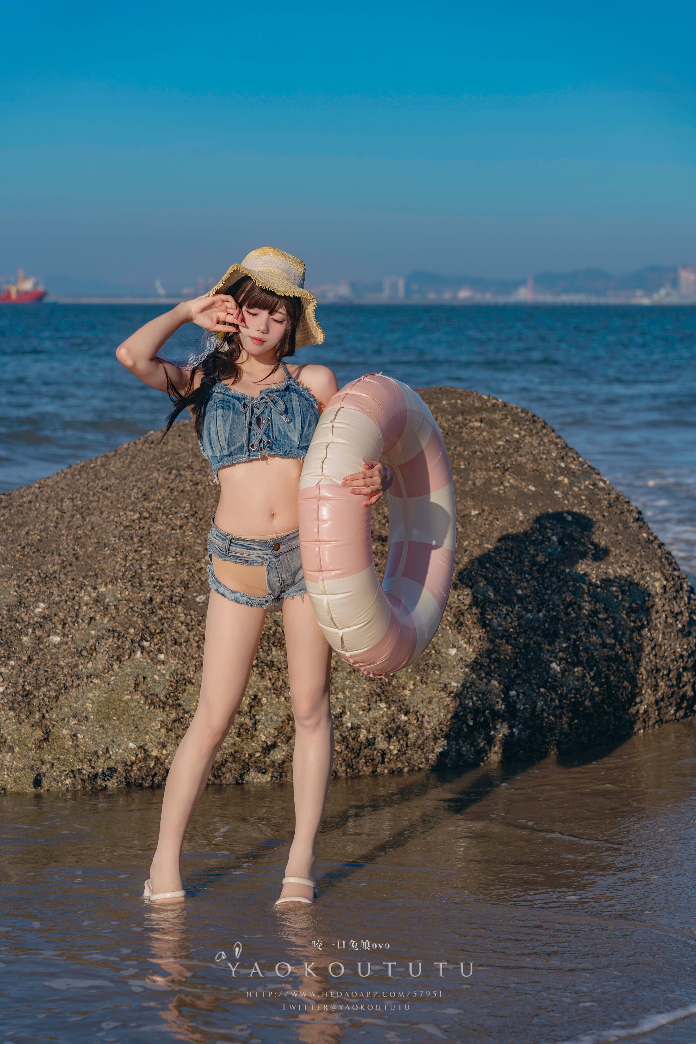 Bite a bunny girl ovo, Summer day of the sea