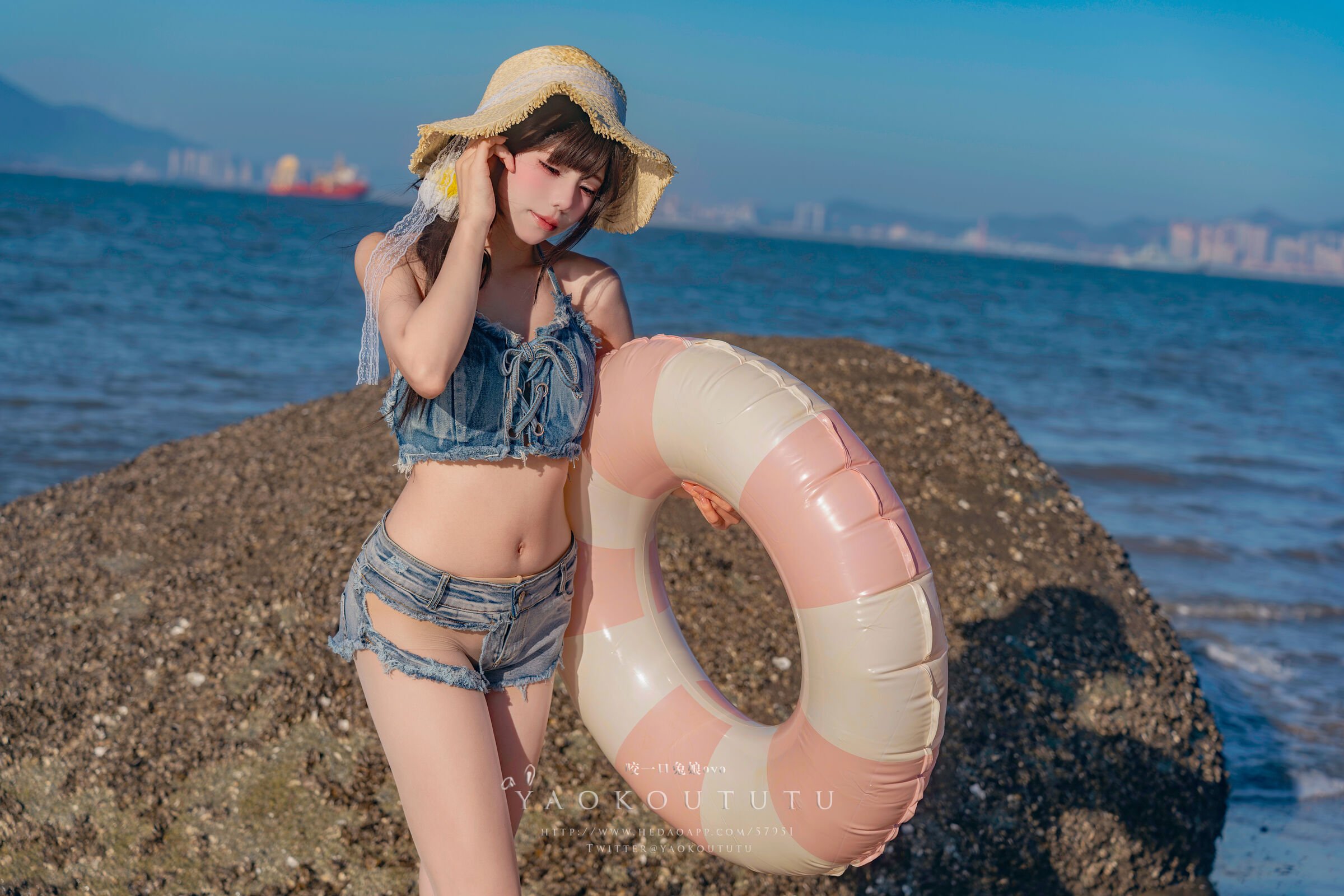 Bite a bunny girl ovo, Summer day of the sea