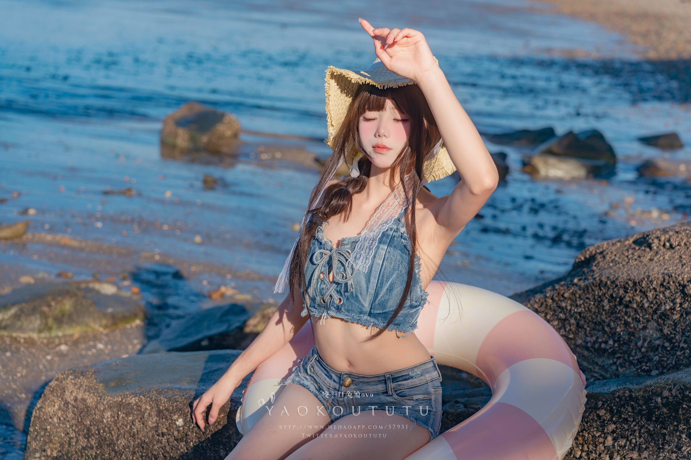 Bite a bunny girl ovo, Summer day of the sea