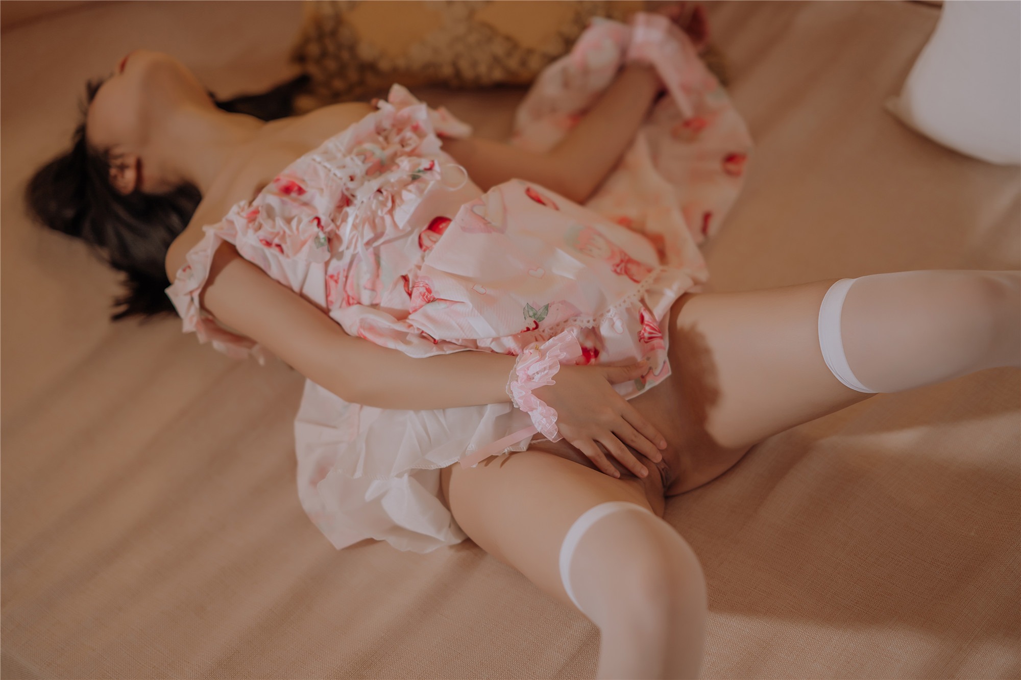 Yun Zai Zz - White Silk  belle ta 28P