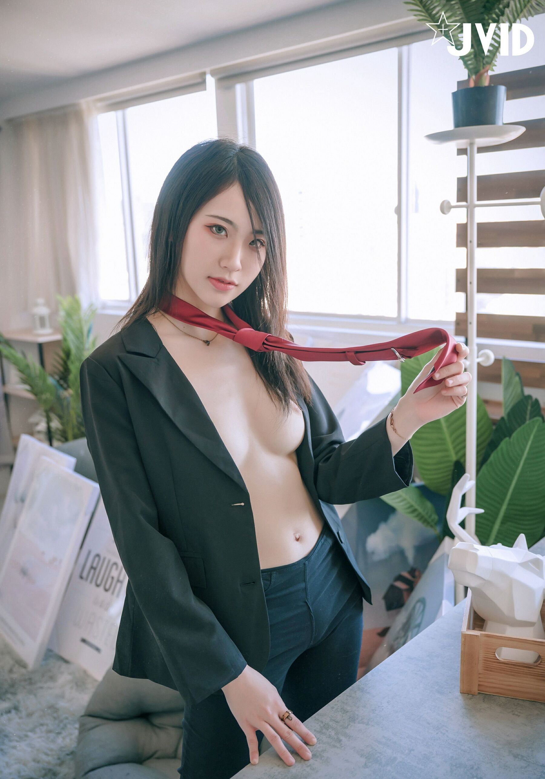 JVID 아리《인턴의 전라 출근 일기》