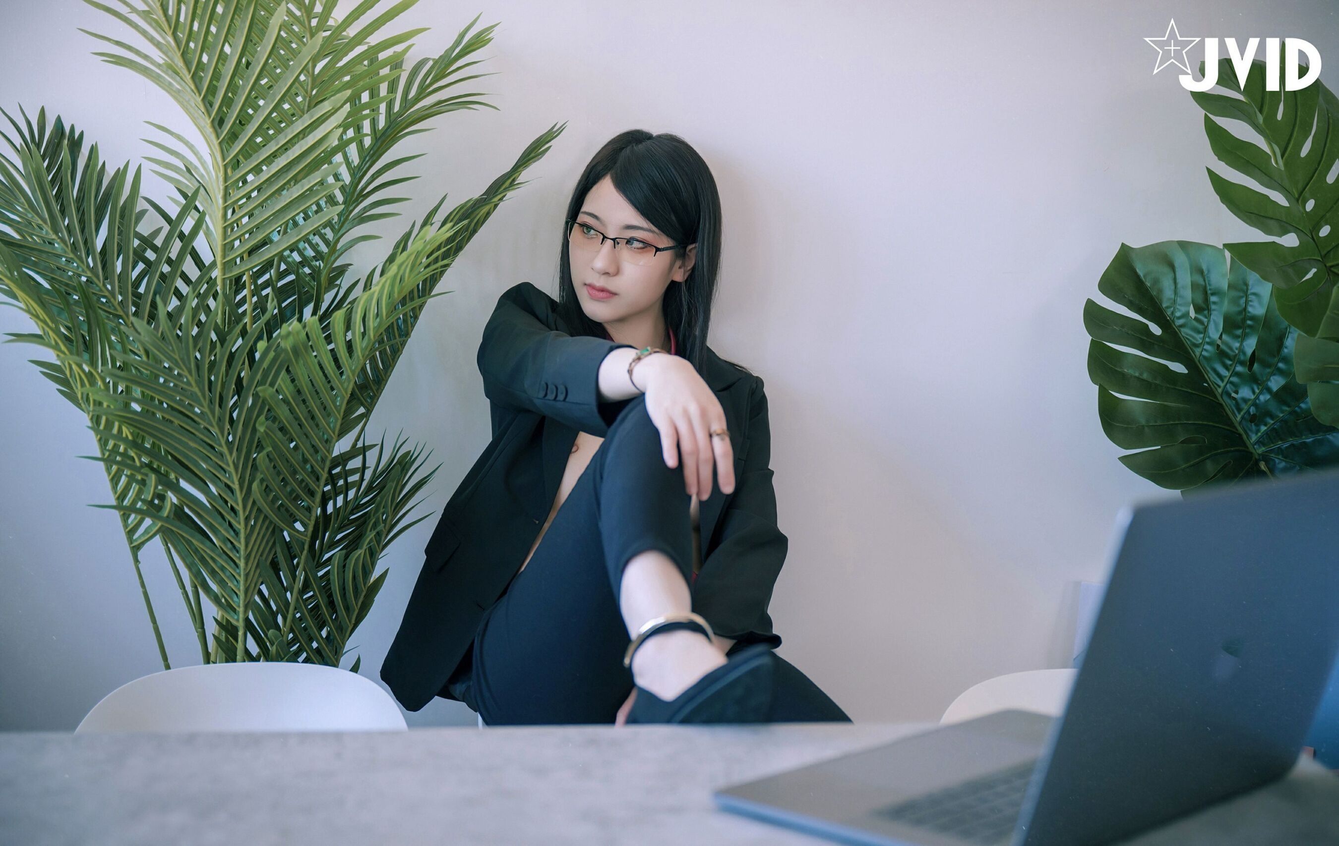 JVID 阿黎《实习生全裸上班日记》
