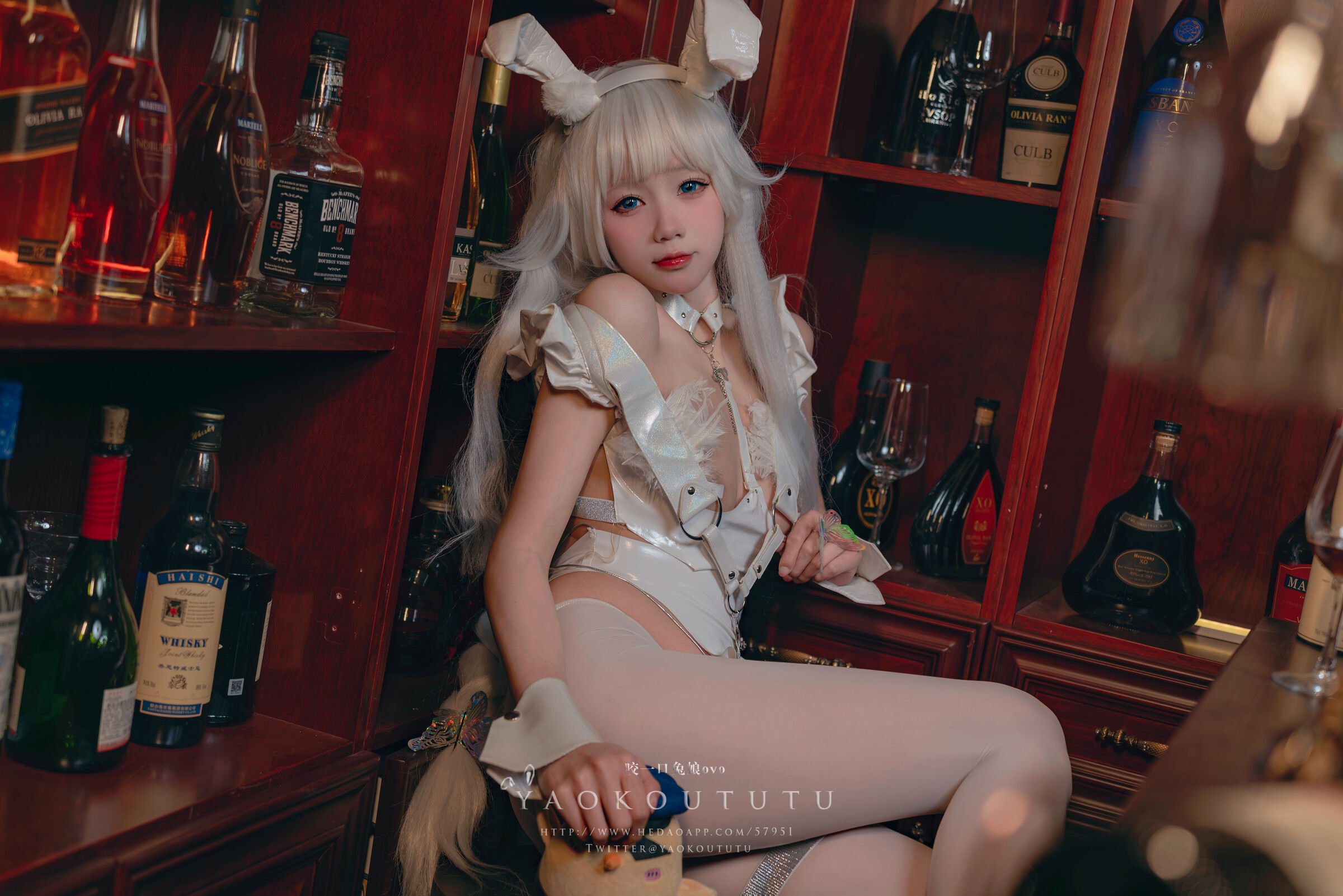 咬一口兔娘ovo 『恶毒酒吧』