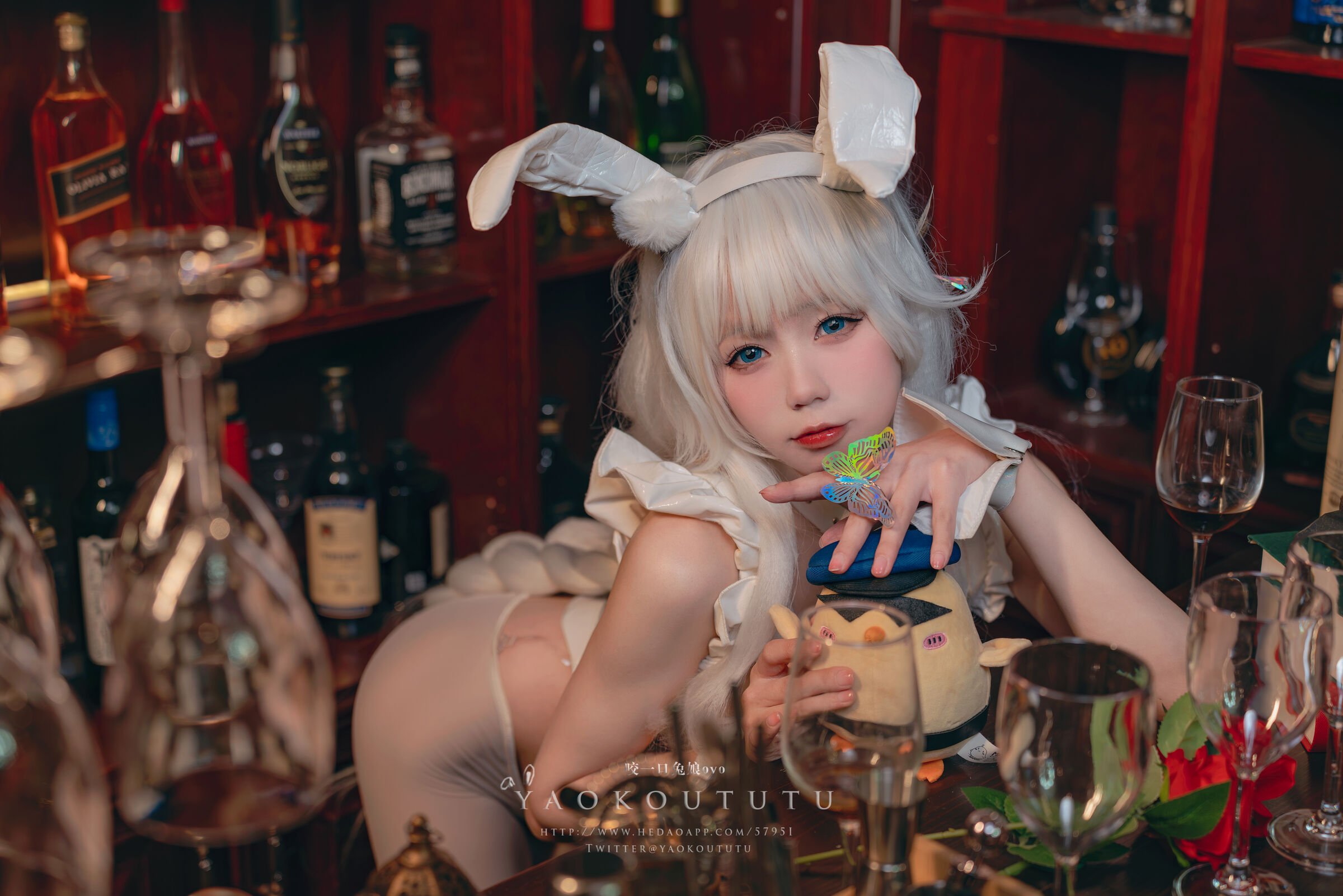 咬一口兔娘ovo 『恶毒酒吧』