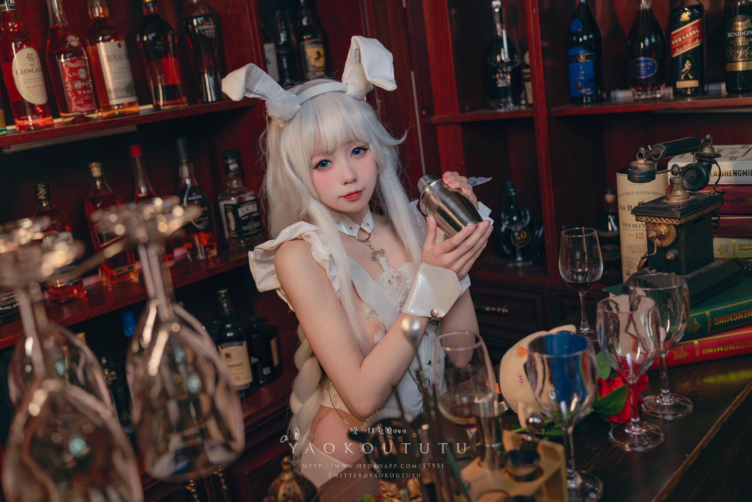咬一口兔娘ovo 『恶毒酒吧』