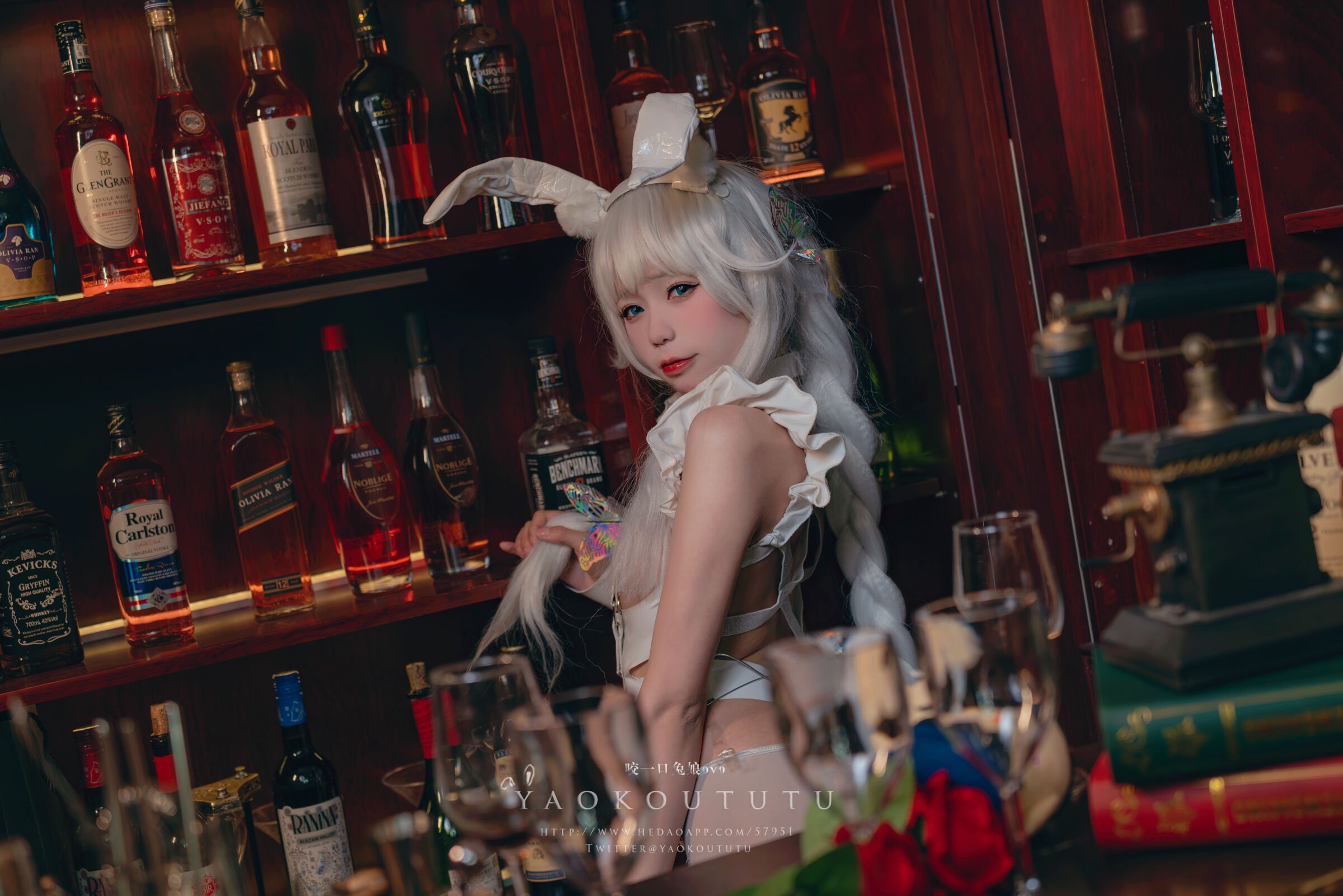 咬一口兔娘ovo 『恶毒酒吧』