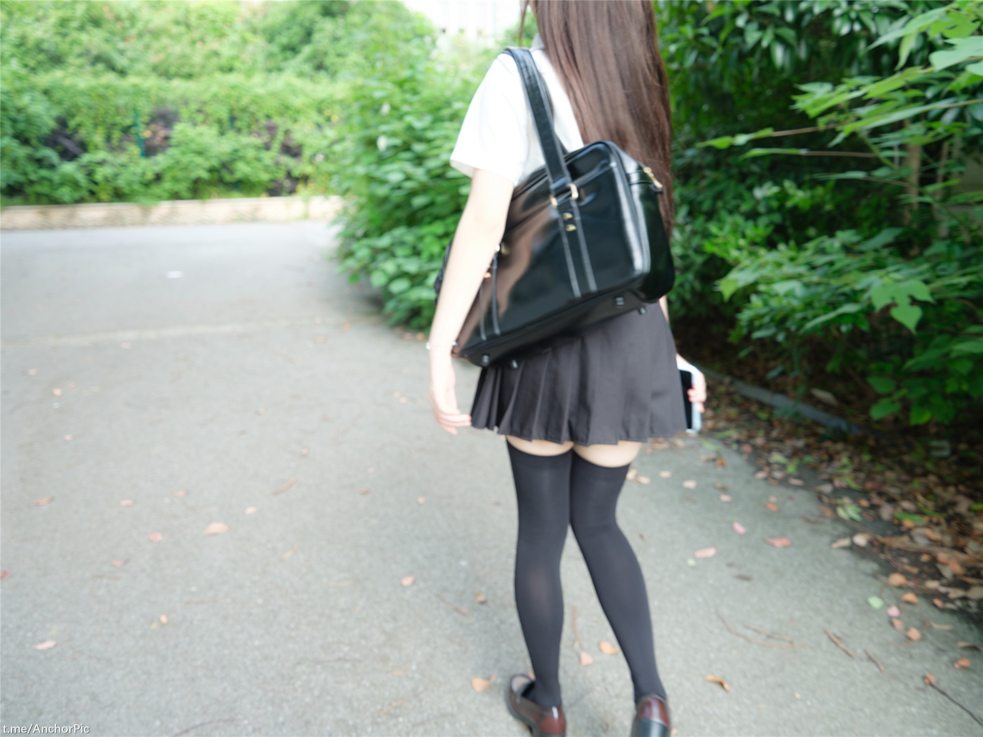 샤오언 블랙 유니폼 화보 93P