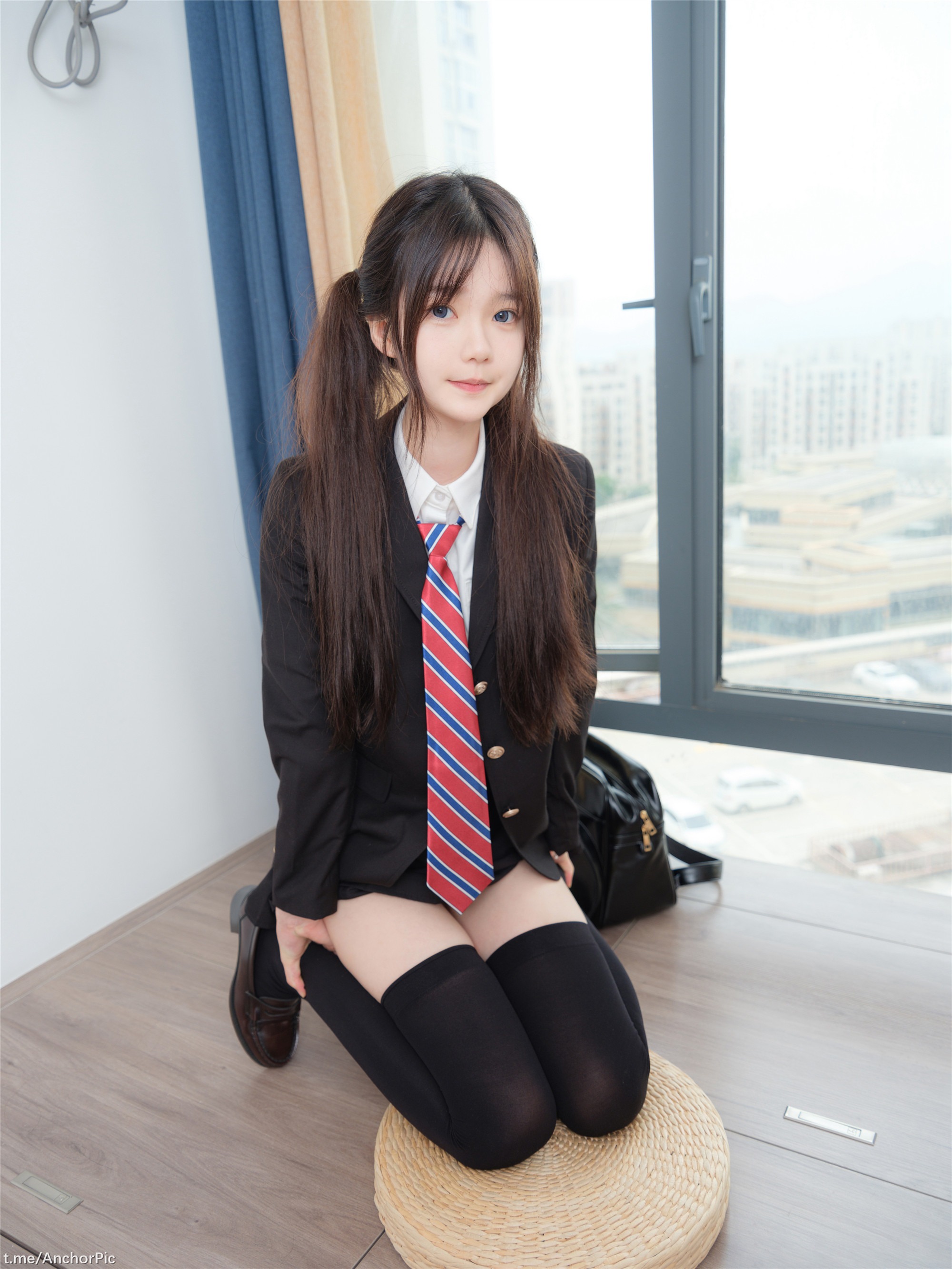 샤오언 블랙 유니폼 화보 93P
