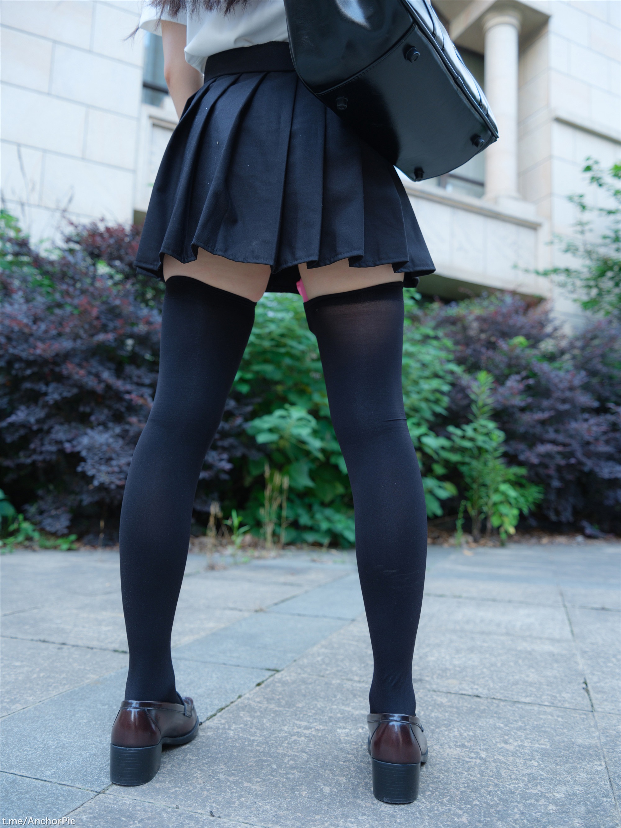 小恩黑制服寫真 93P