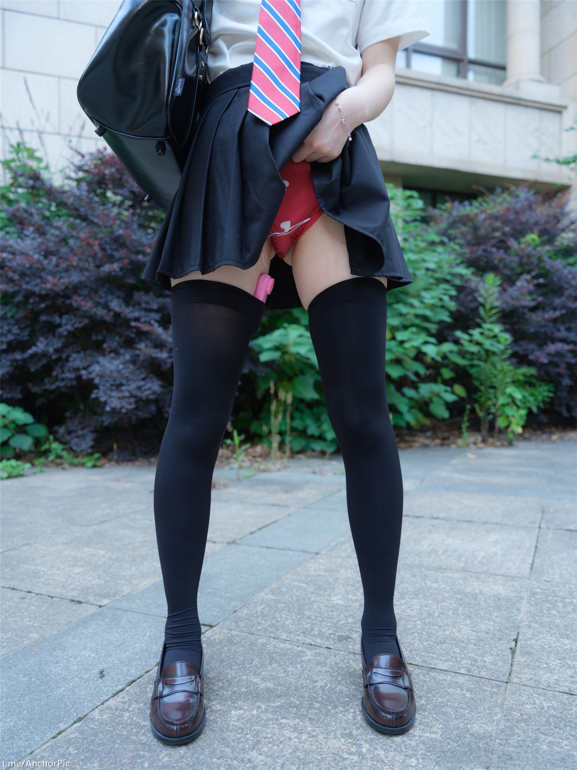 小恩黑制服寫真 93P