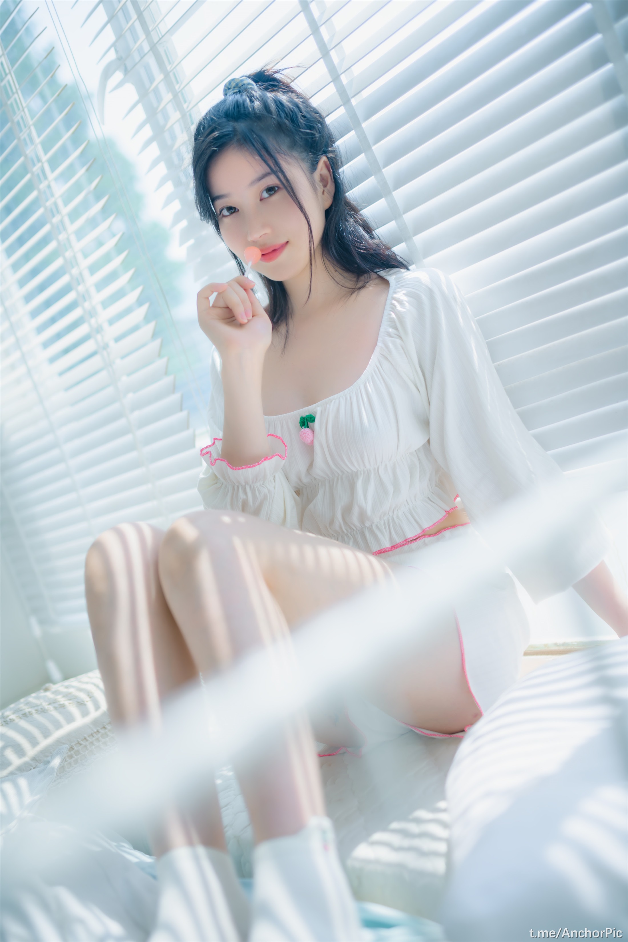 ネンネン - 棒棒糖が大好きな少女 35P