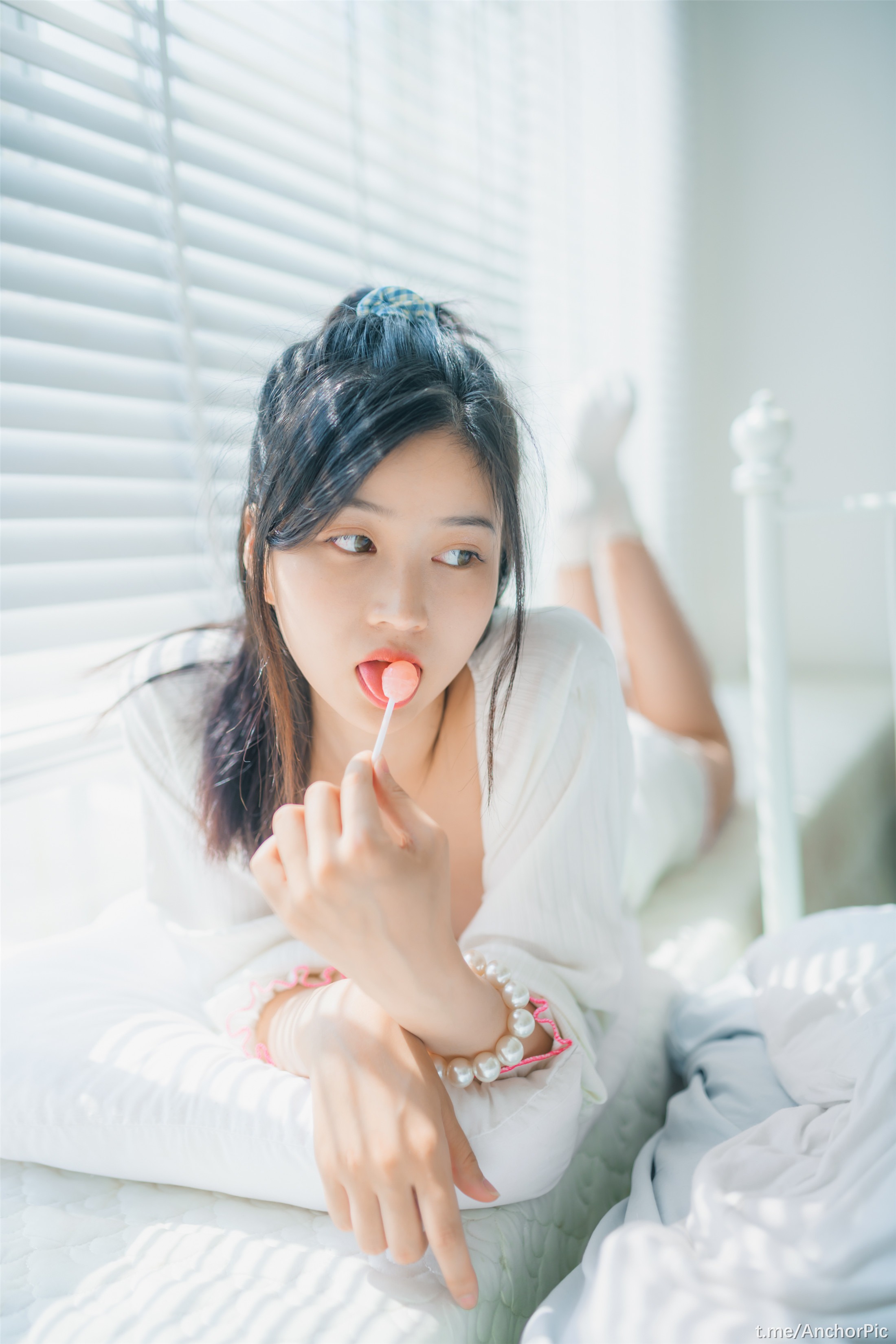 Niên Niên - Cô gái thích ăn kẹo que 35P