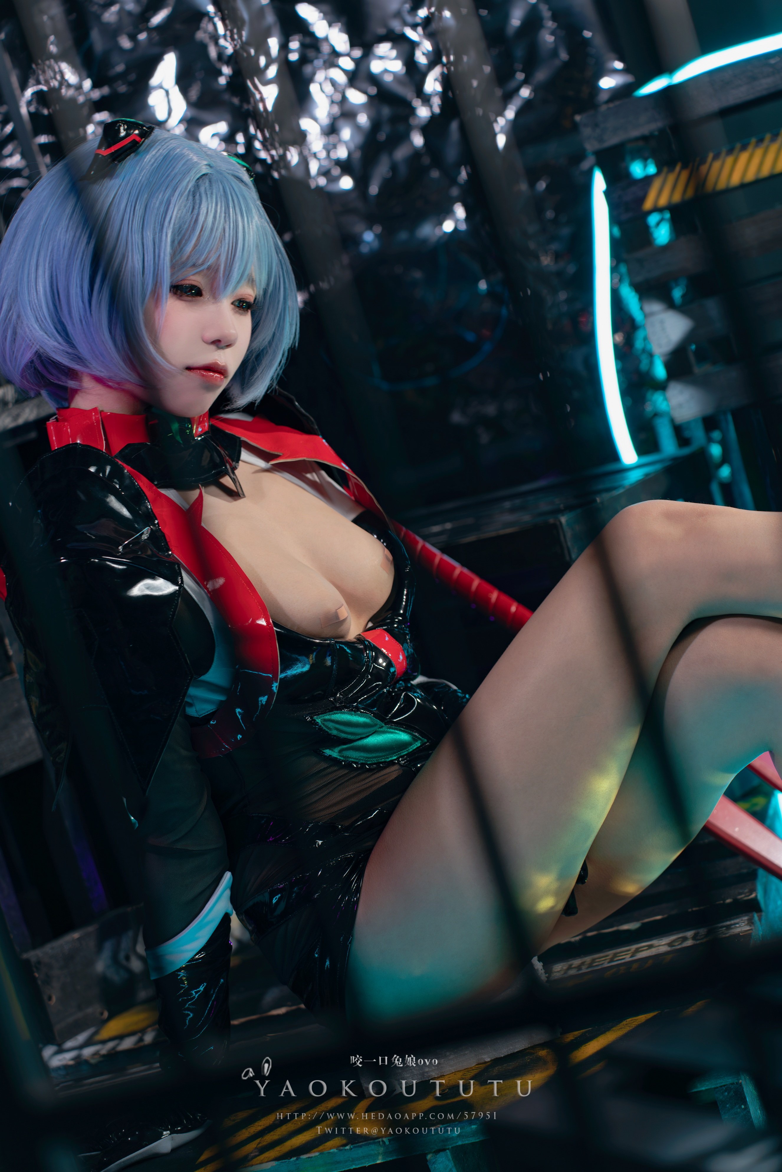 Take a bite of the bunny girl ovo - Black Lingbo