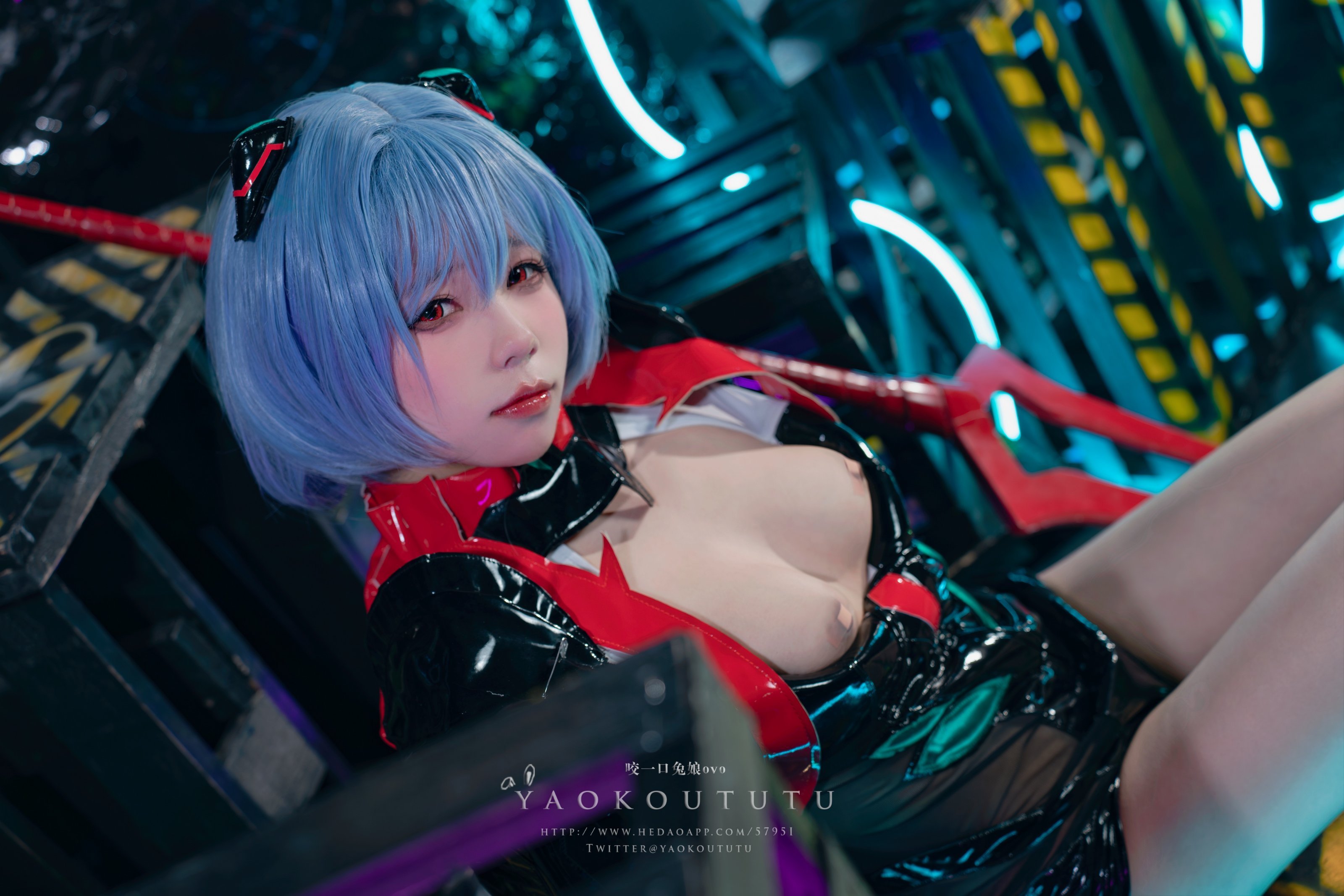 Take a bite of the bunny girl ovo - Black Lingbo