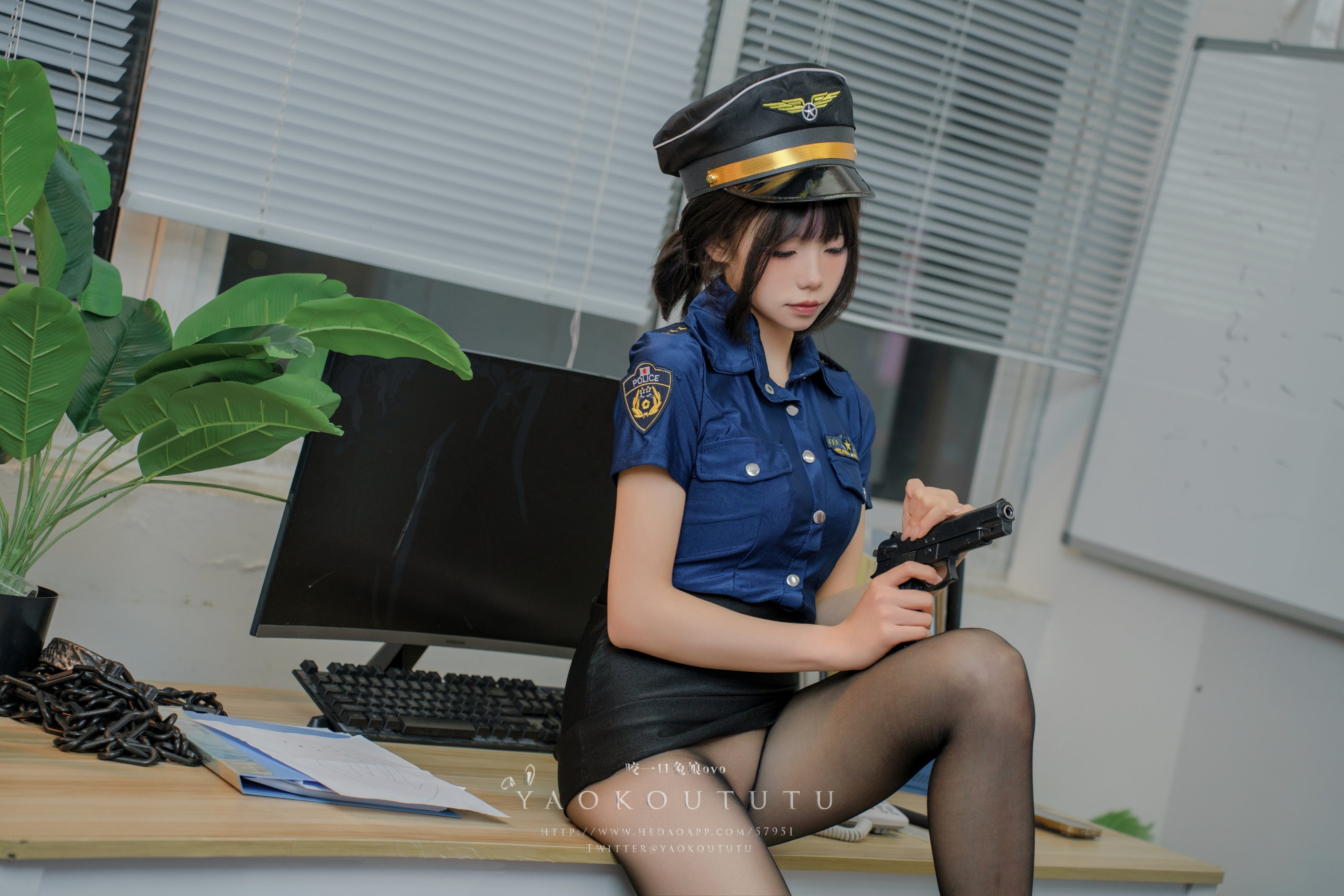ウサギ娘を一口噛む ovo - Policewoman ウーロン女警