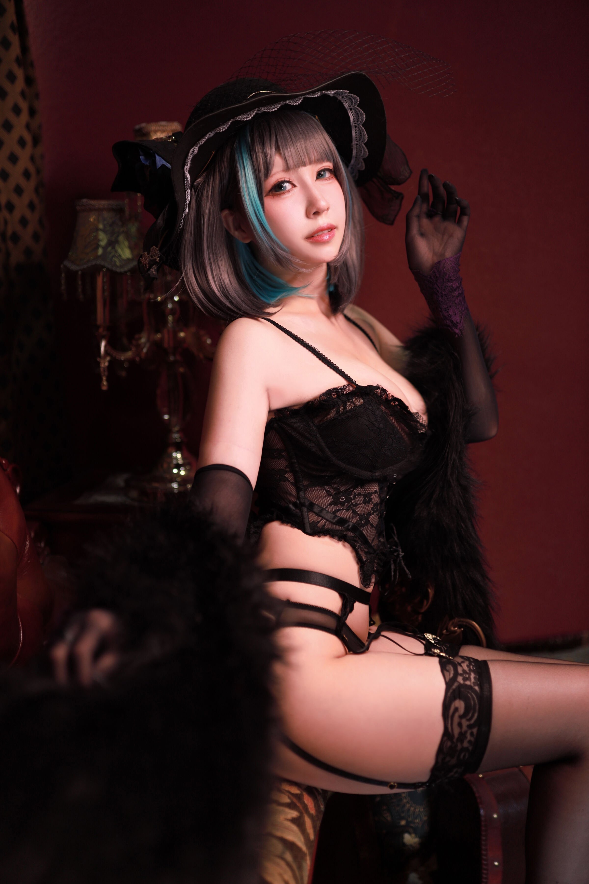 Black and White Imperial Cat, Cheshire Qipao
