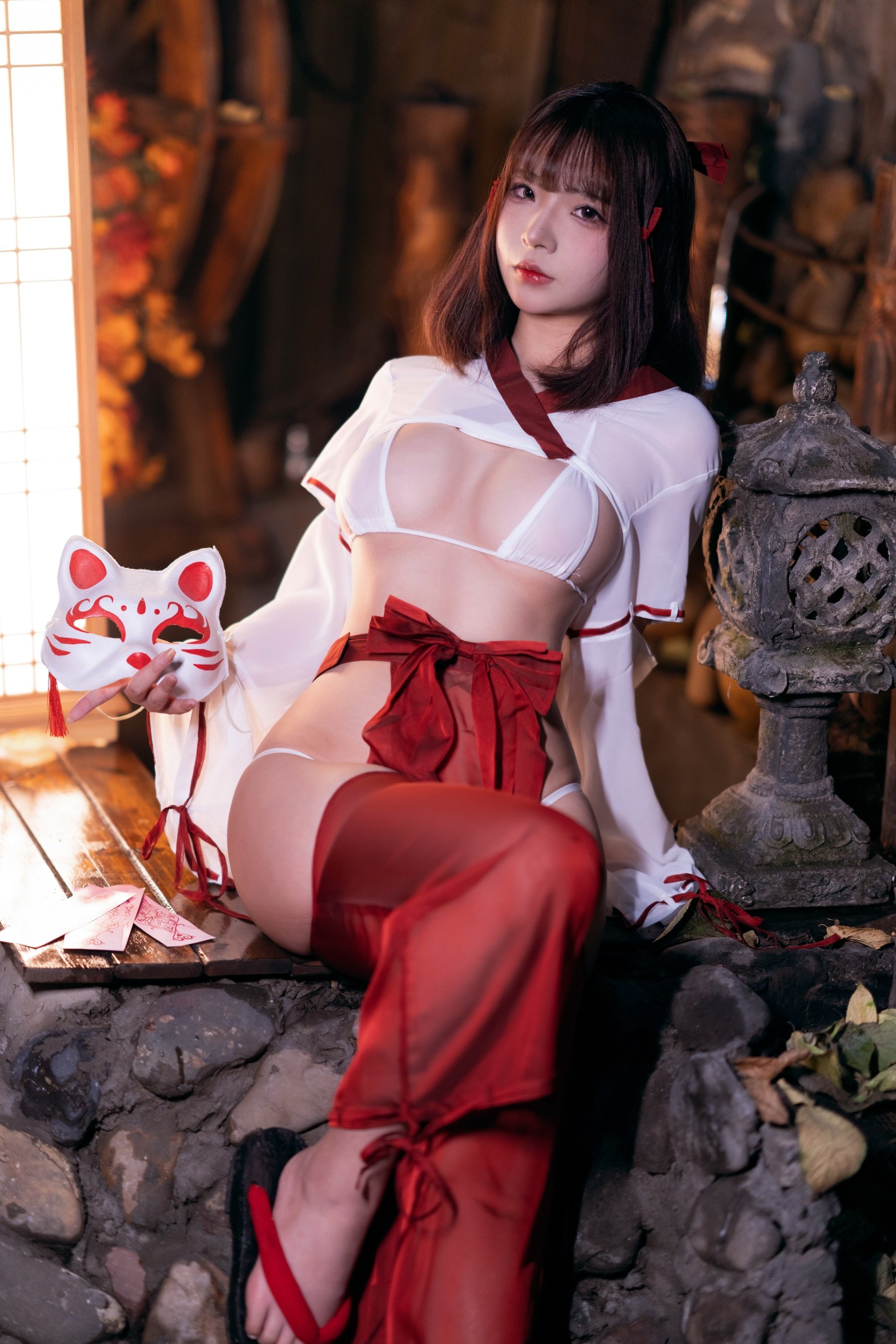 Yuuhui Jade Hui - Miko