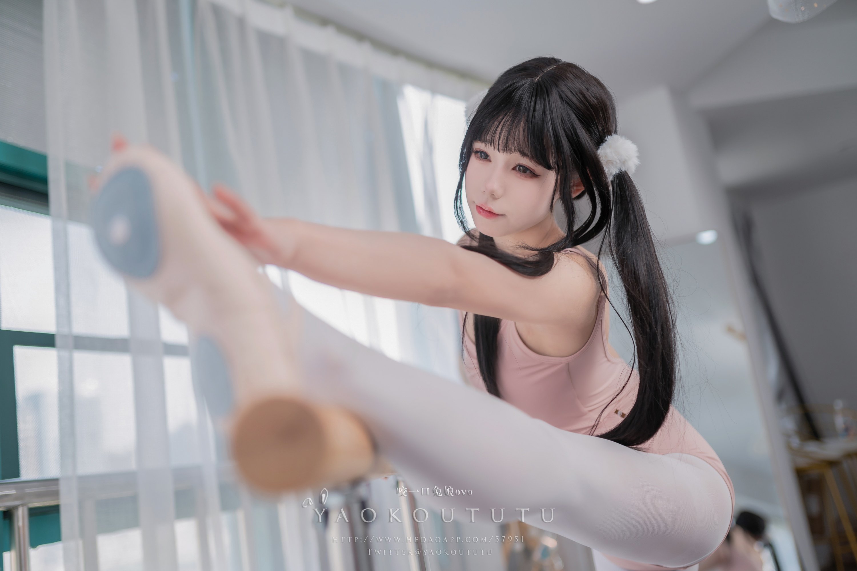 Bite a Rabbit Girl ovo - The Untimely Dance Lesson