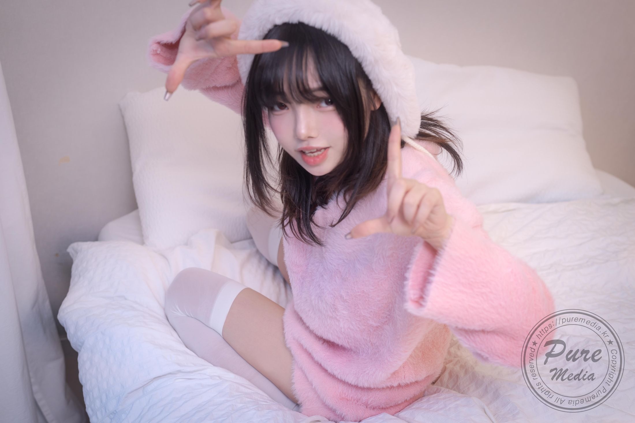 Pure Media] Volume 266 Jelly - Cutie Rabbit & Pink Hole 200 Pages