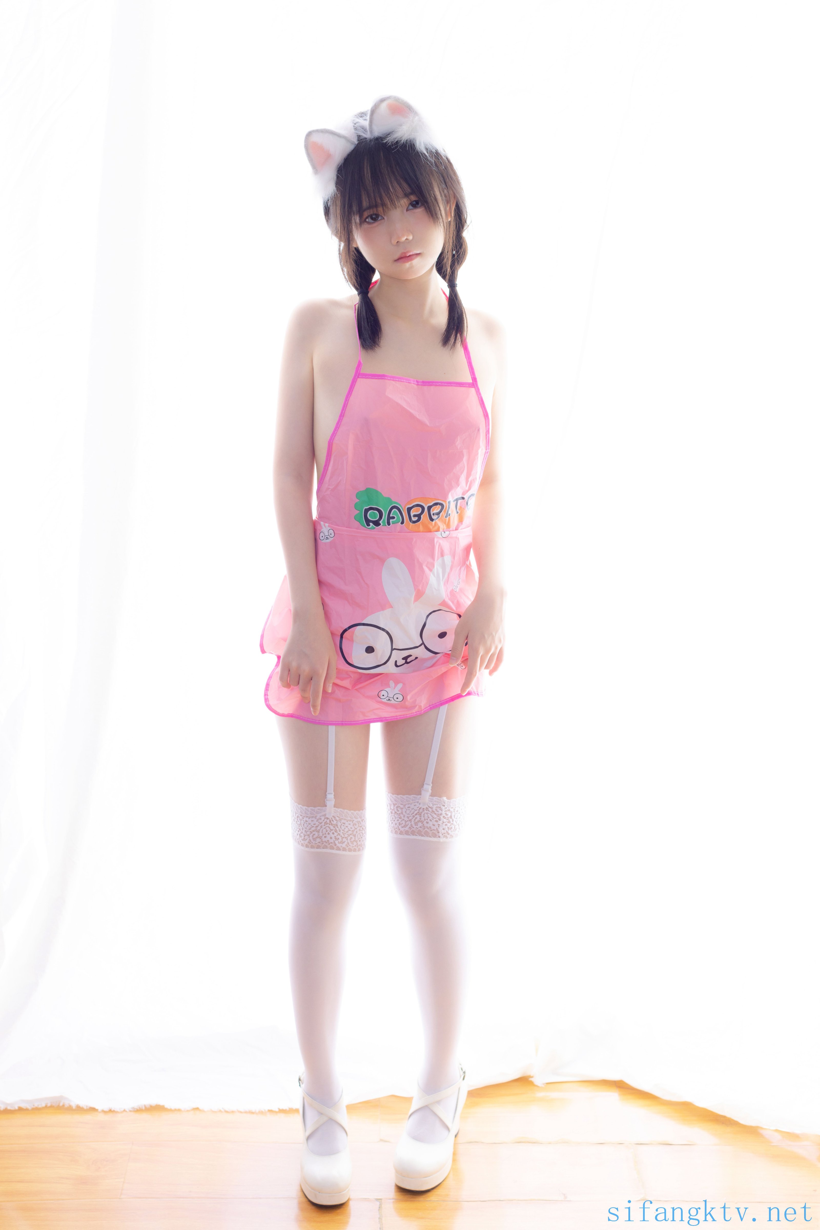 少女秩序] 小魚 - 粉色肚兜 PIC