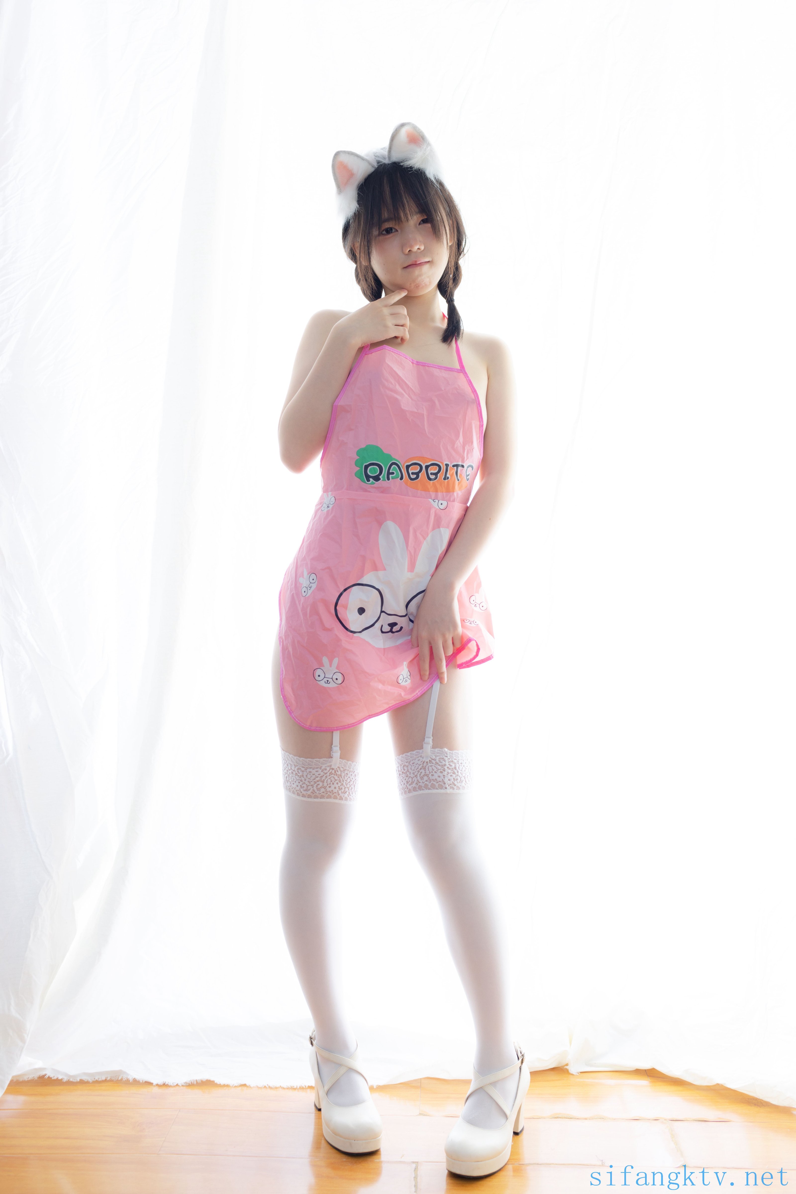 少女秩序] 小魚 - 粉色肚兜 PIC