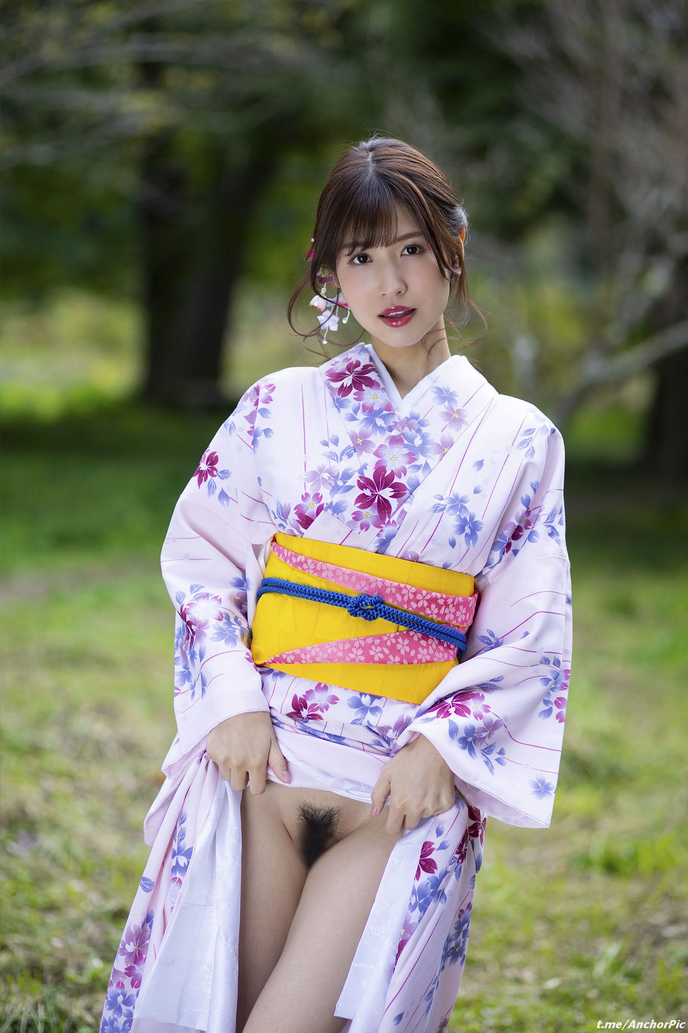 桜空ももヘアヌード写真集 84P