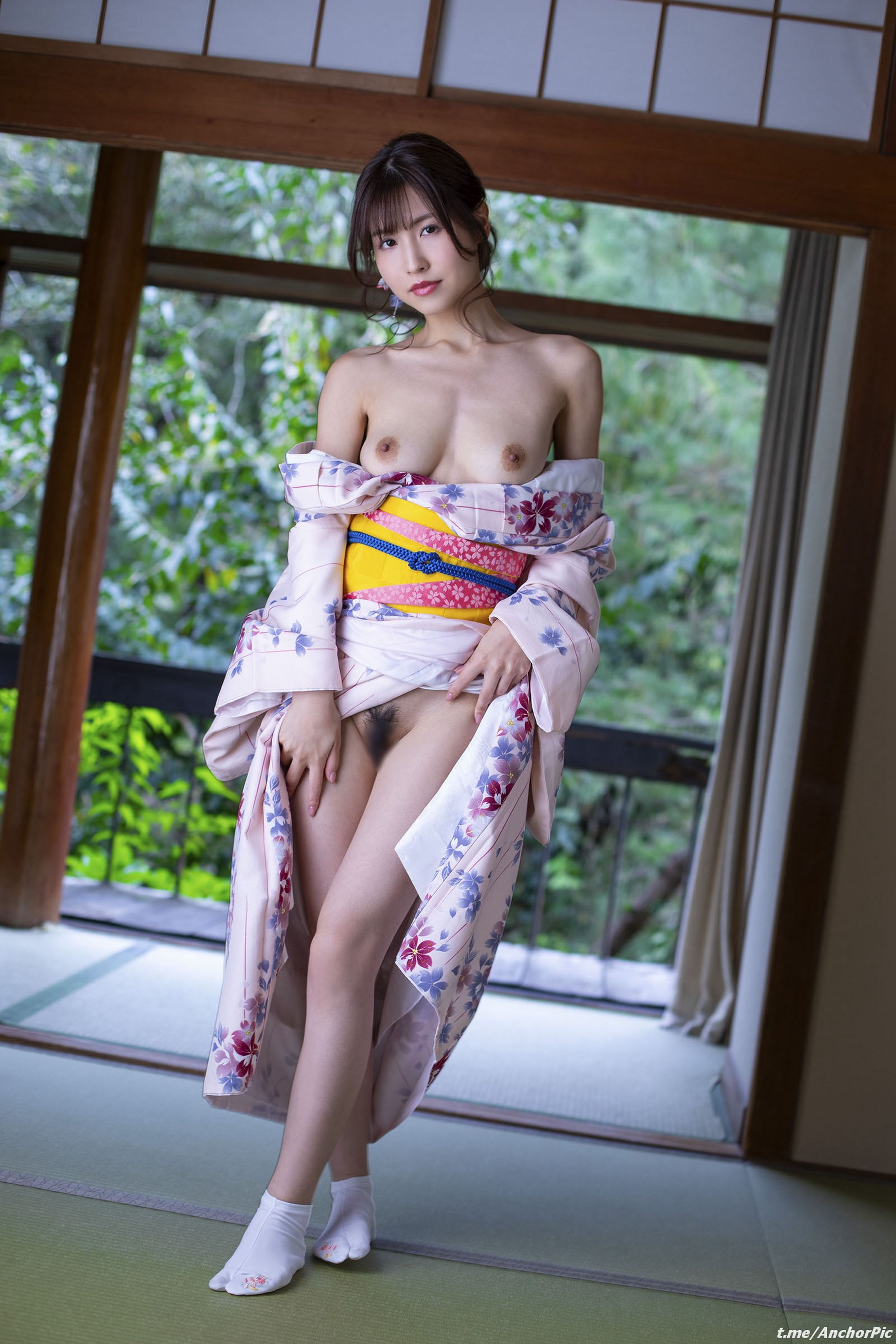 桜空ももヘアヌード写真集 84P