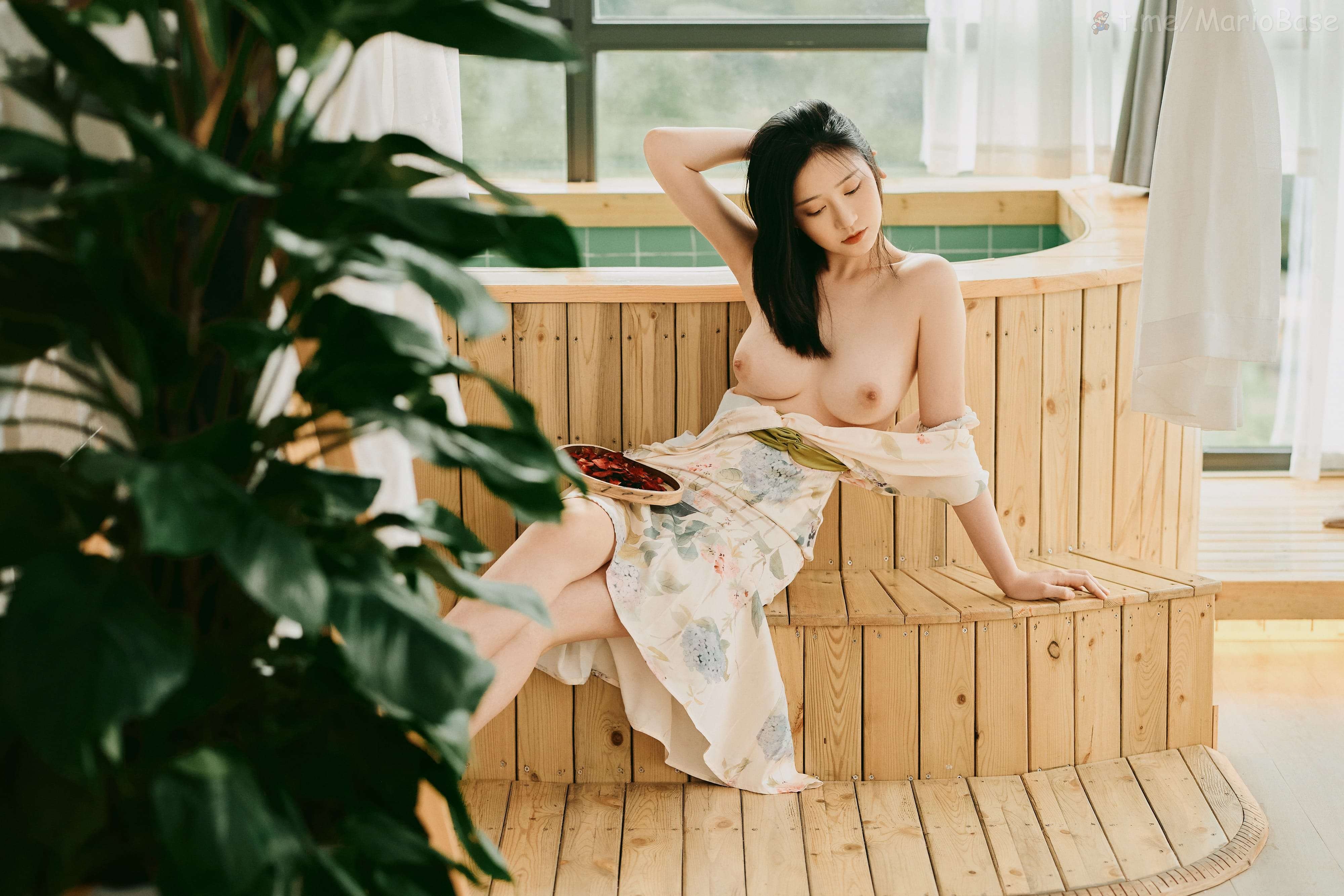 Niên Niên - Thất Nguyệt Tắm [40P