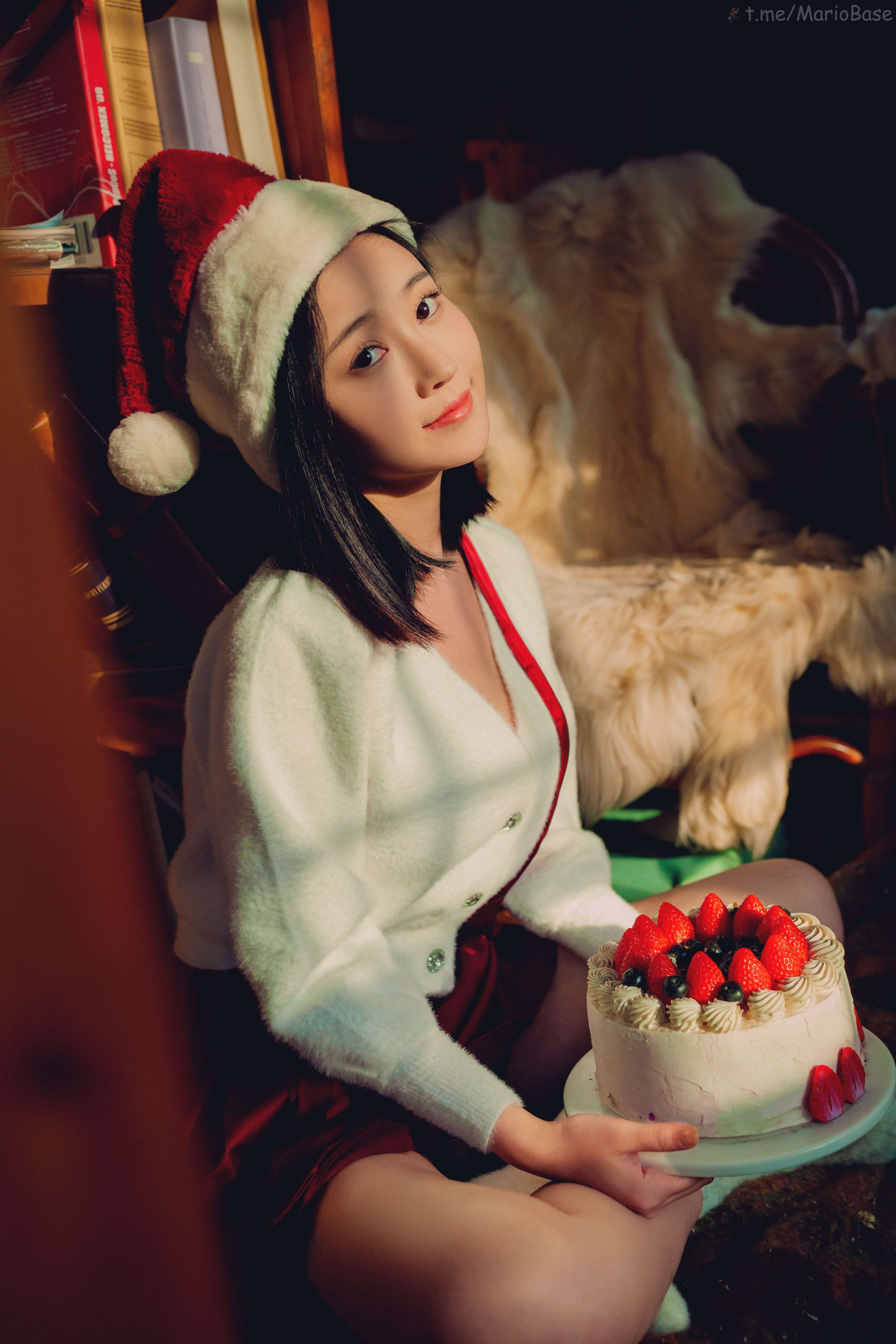 Niên Niên - Cô Bé Quàng Áo Đỏ [41P