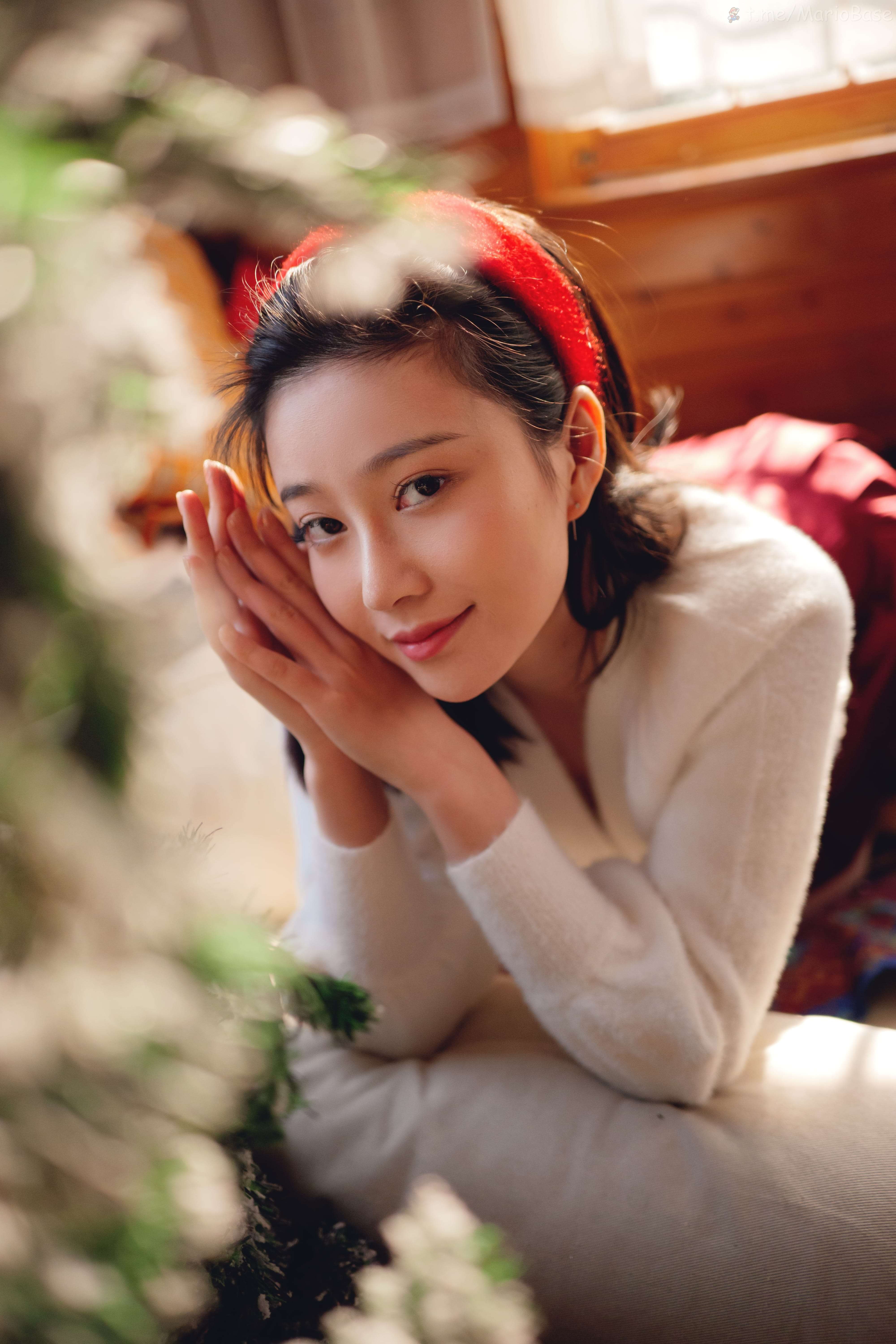 Niên Niên - Cô Bé Quàng Áo Đỏ [41P